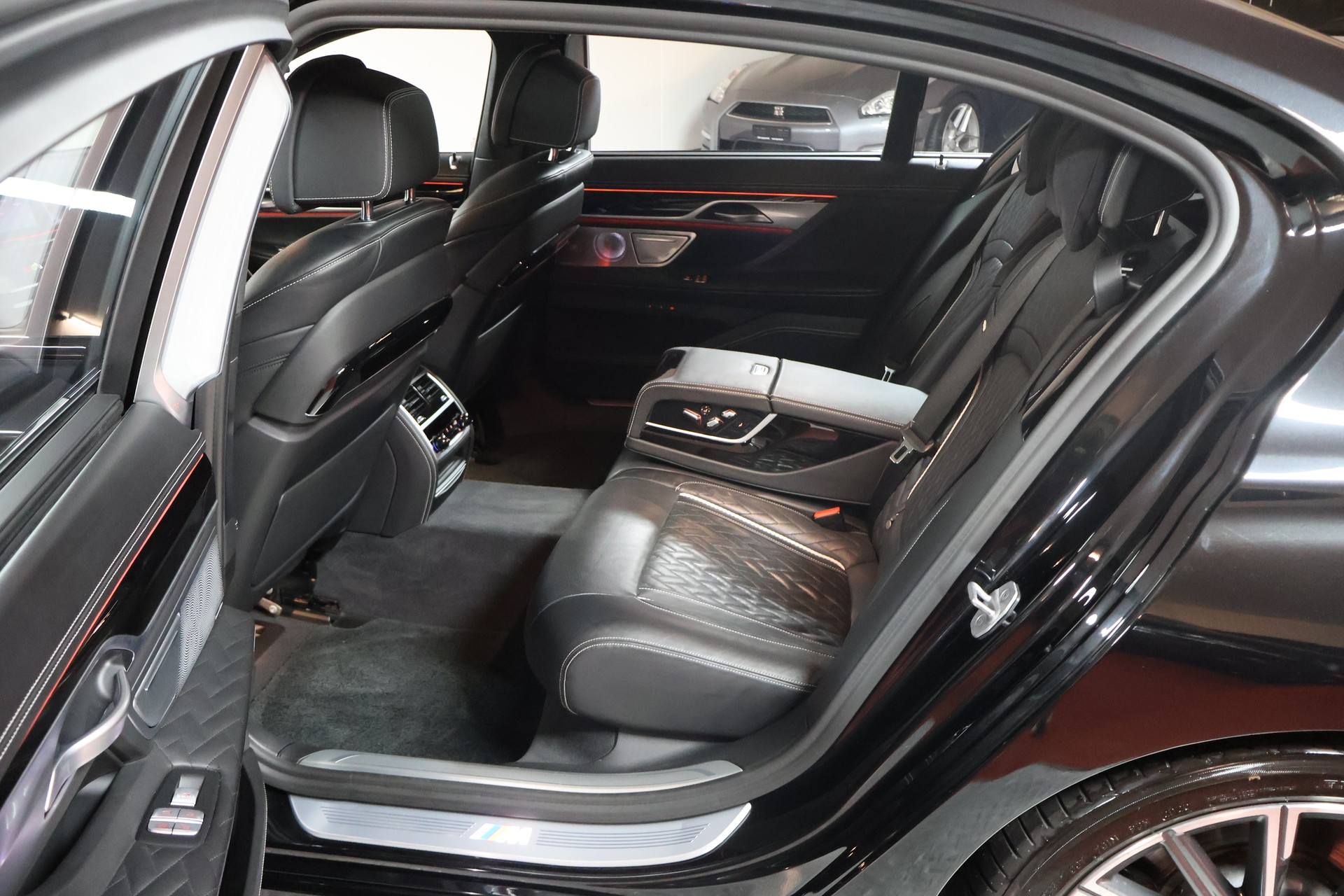 BMW 750Li xDrive M Sport Steptronic-image-18