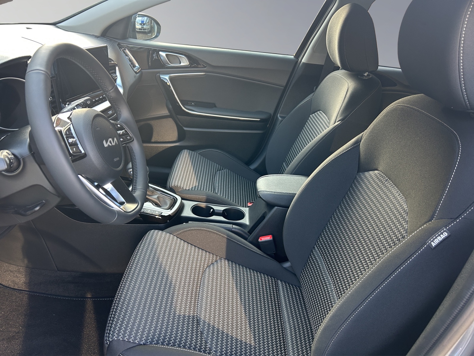 KIA Ceed SW 1.5 T-GDi Power-image-8