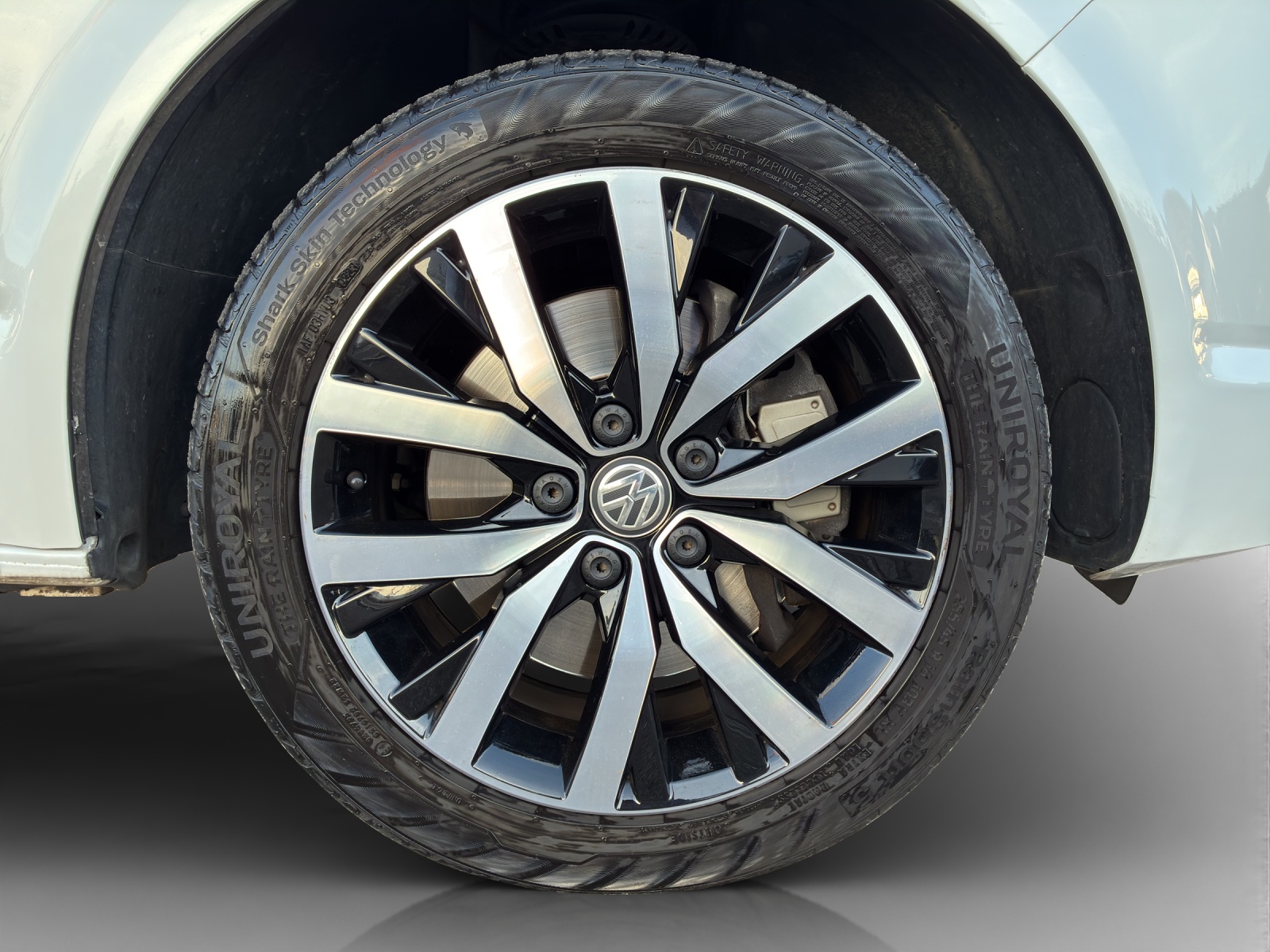 VW T6 Multivan 2.0 Bi-TDI Business 4Motion DSG-image-15