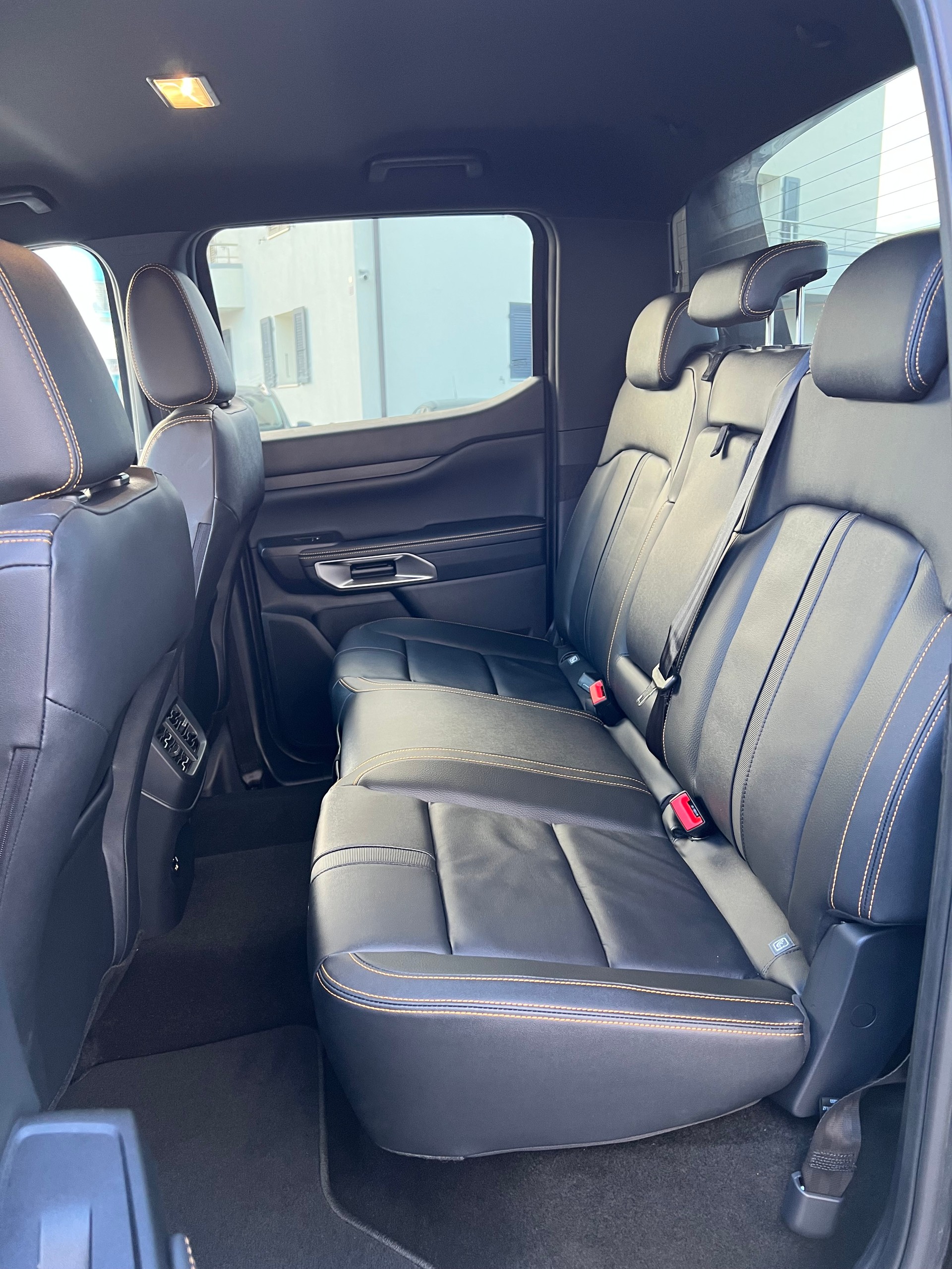 FORD Ranger Wildtrak 2.0 Eco Blue e-4WD Automat-image-9