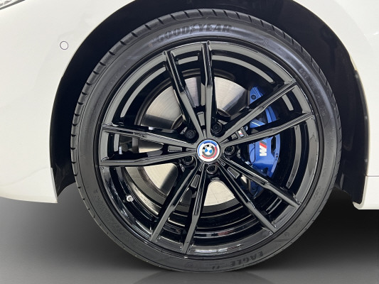 BMW M440i xDrive 48V Cabrio-image-7