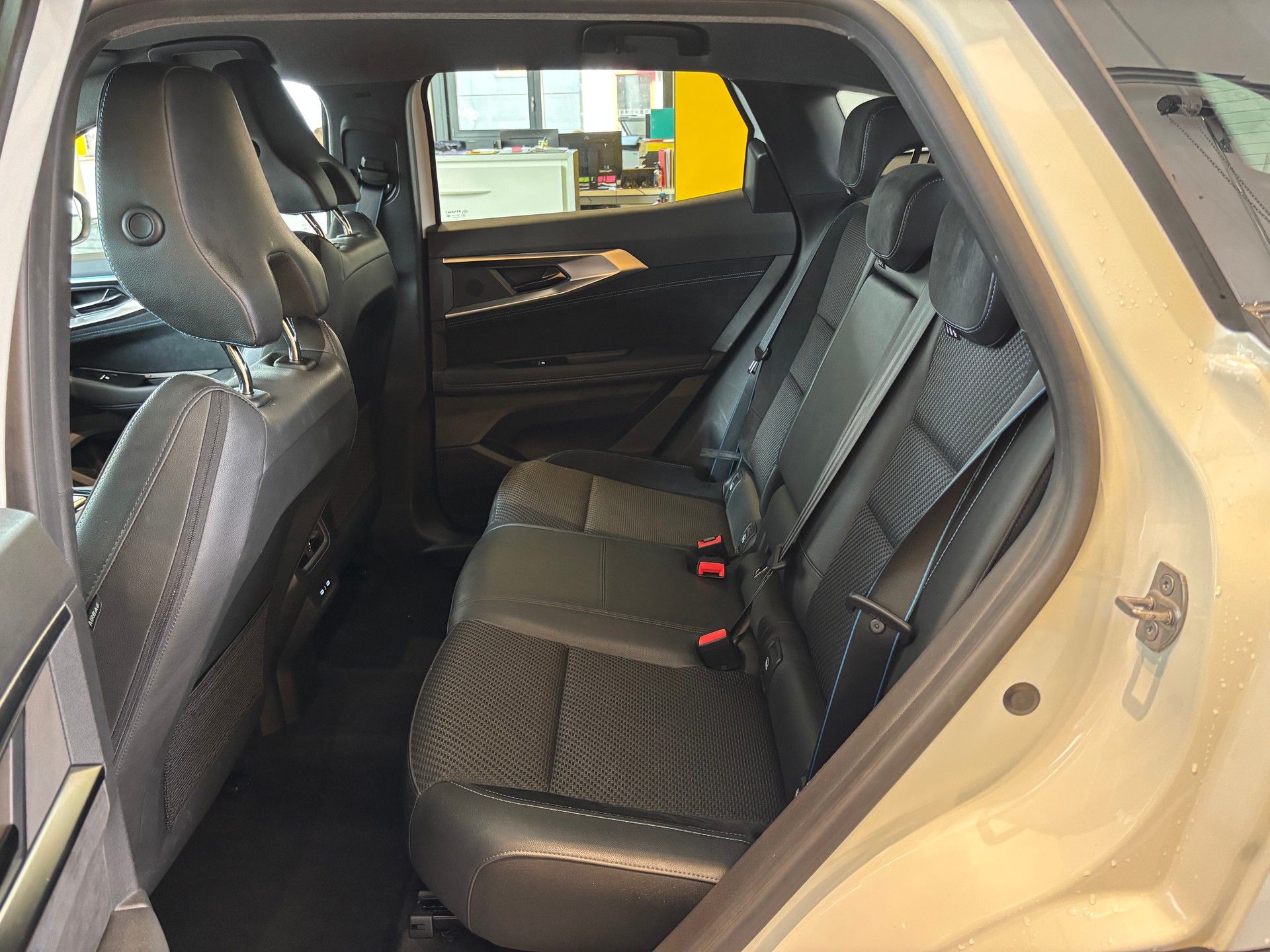 RENAULT Austral 1.2 HEV 200 Iconic Esprit Alpine A-image-12