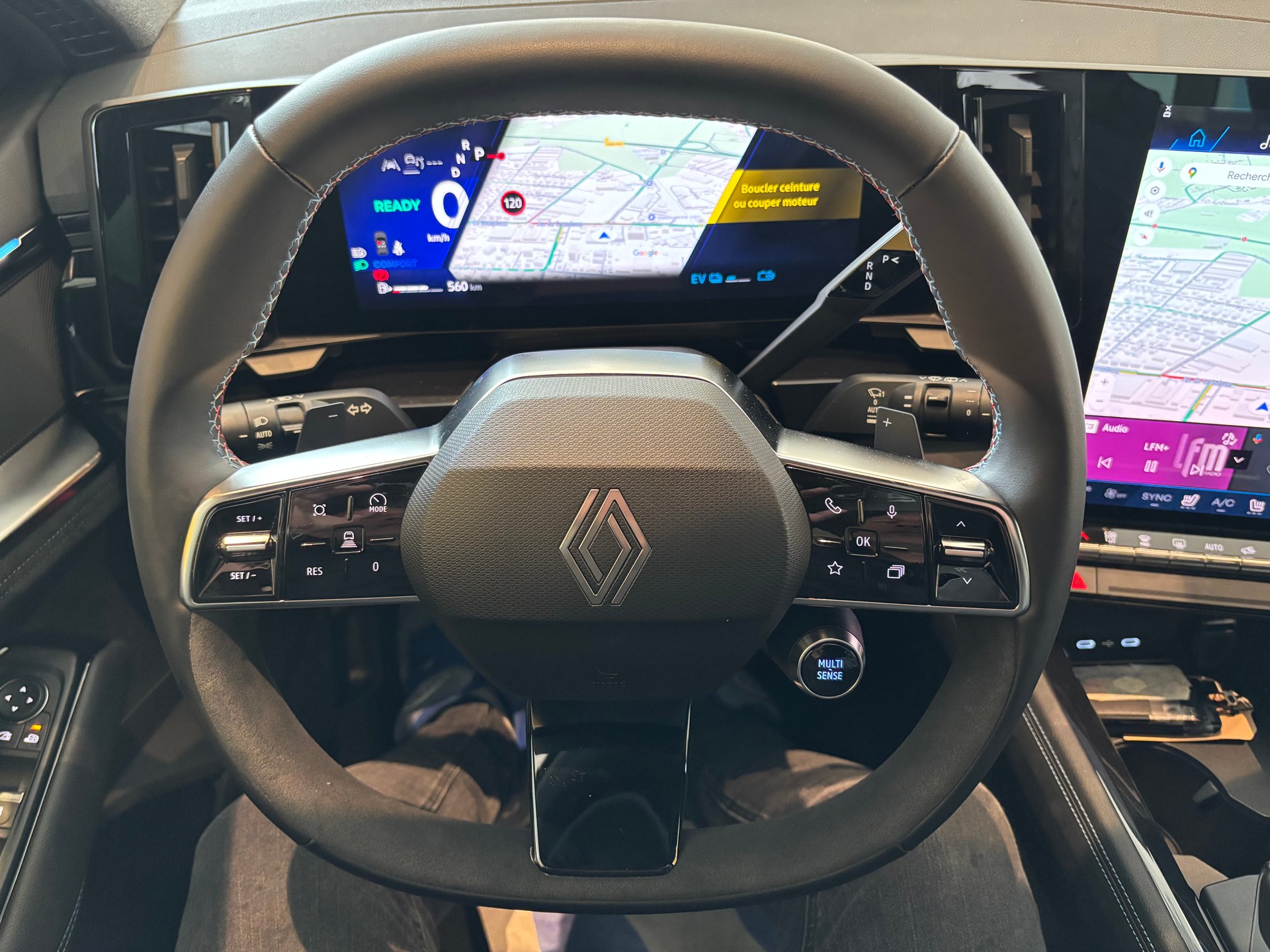 RENAULT Austral 1.2 HEV 200 Iconic Esprit Alpine A-image-8