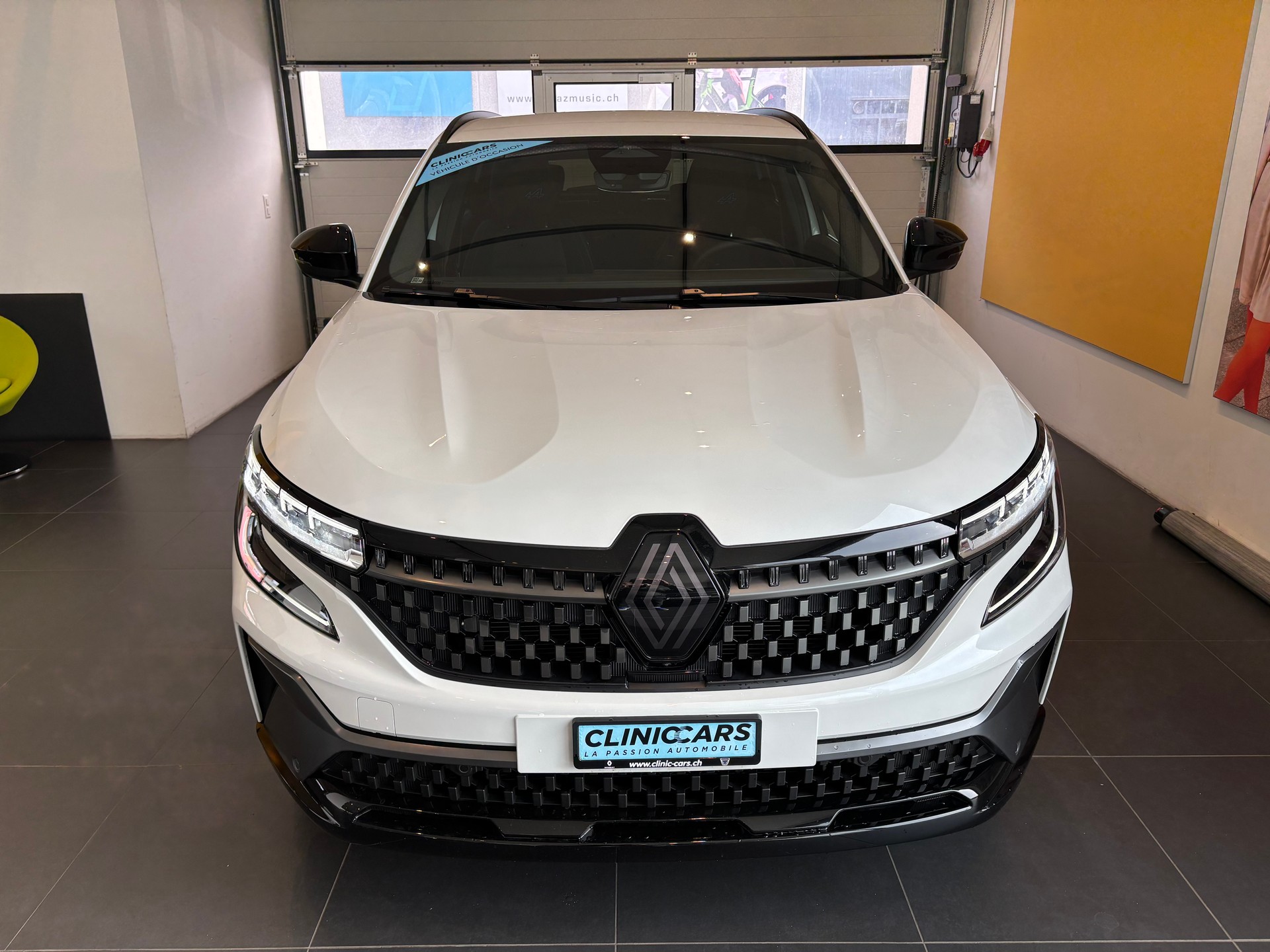 RENAULT Austral 1.2 HEV 200 Iconic Esprit Alpine A-image-3
