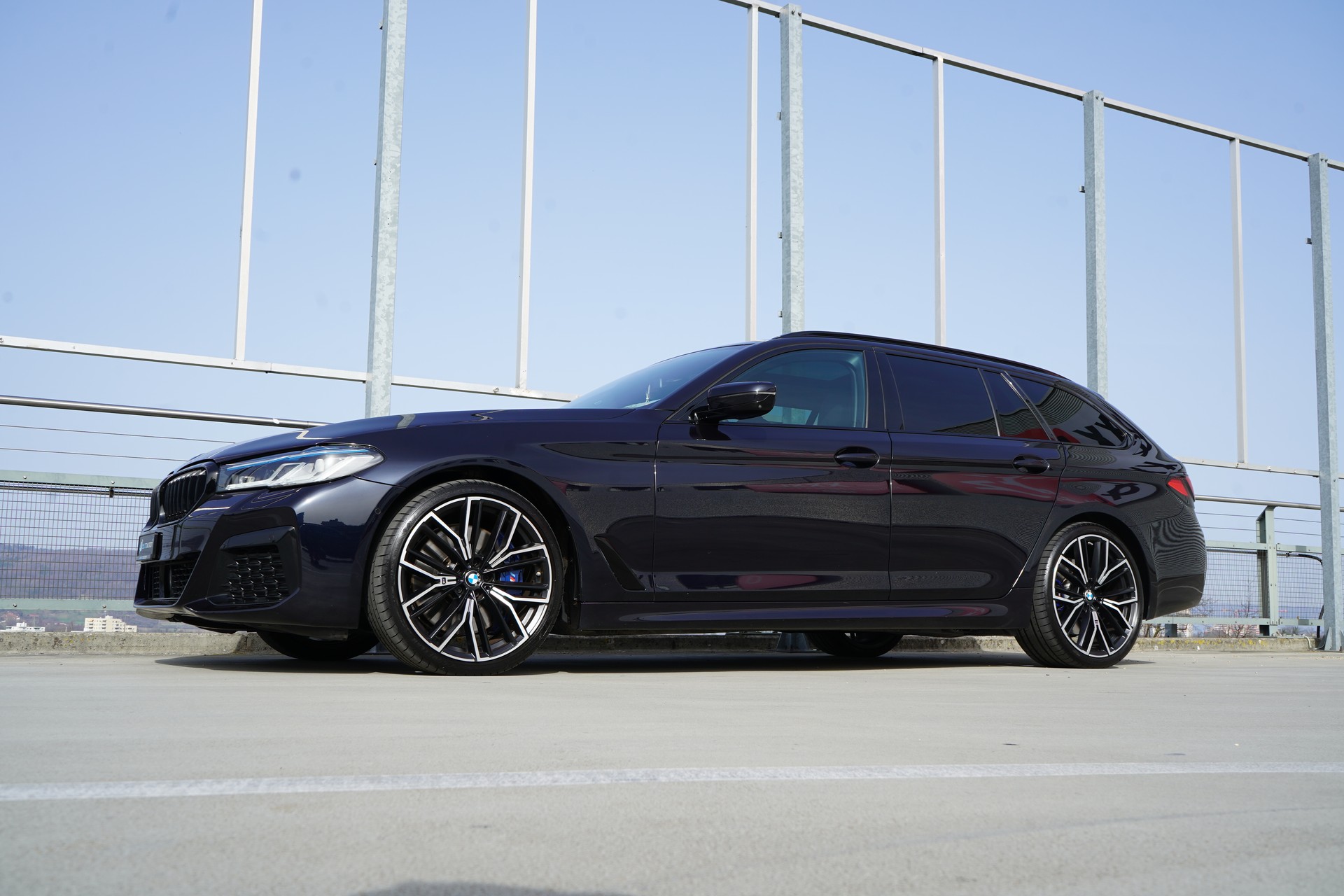 BMW 540d xDRIVE 48V TOURING M SPORT BLACK STEPTRONIC l 340 PS-image-9