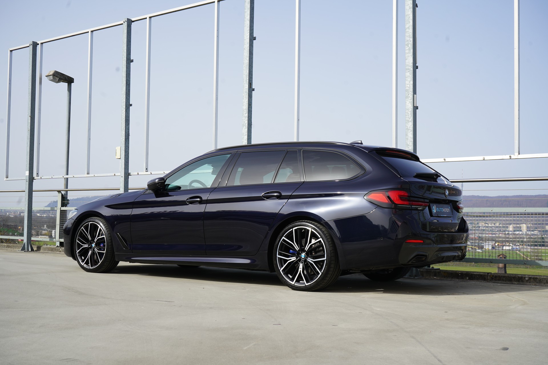 BMW 540d xDRIVE 48V TOURING M SPORT BLACK STEPTRONIC l 340 PS-image-6