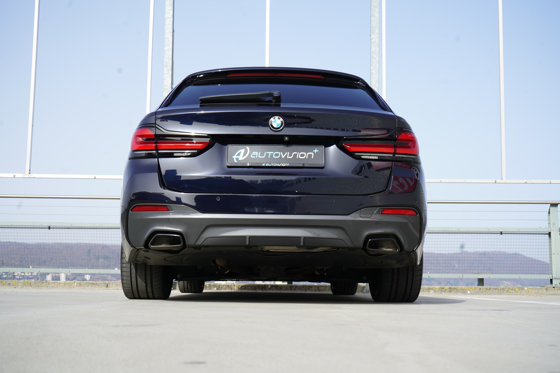 BMW 540d xDRIVE 48V TOURING M SPORT BLACK STEPTRONIC l 340 PS-image-13