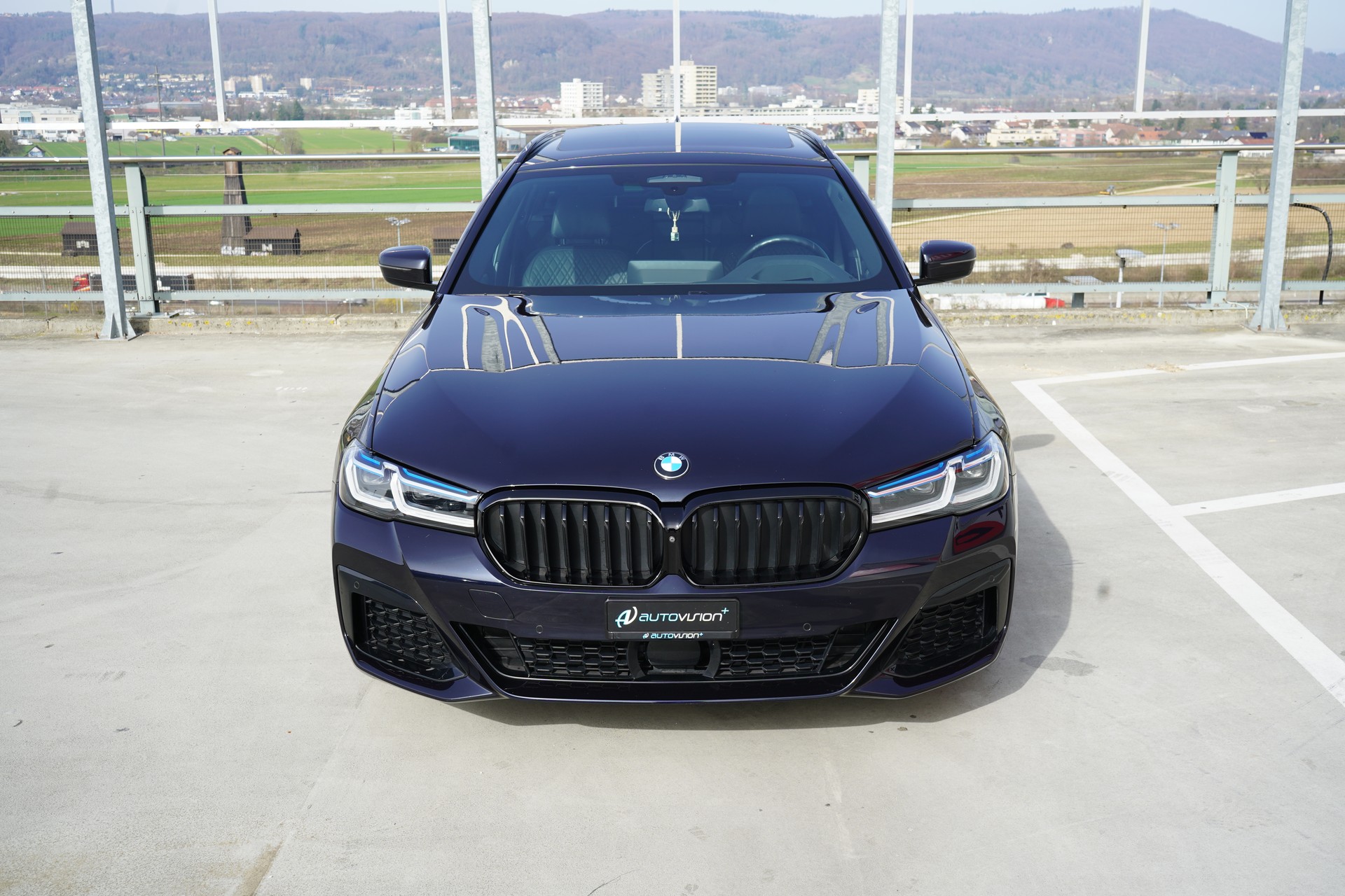 BMW 540d xDRIVE 48V TOURING M SPORT BLACK STEPTRONIC l 340 PS-image-10