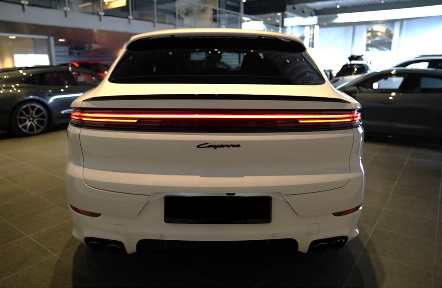PORSCHE Cayenne Coupé E-Hybrid Tiptronic-image-3