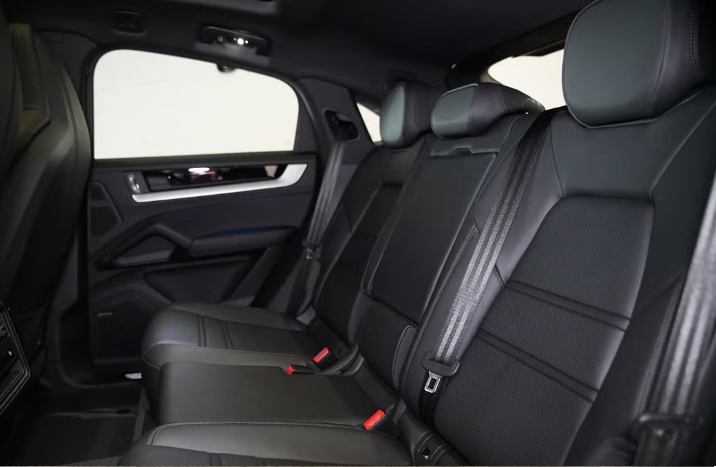PORSCHE Cayenne Coupé E-Hybrid Tiptronic-image-12