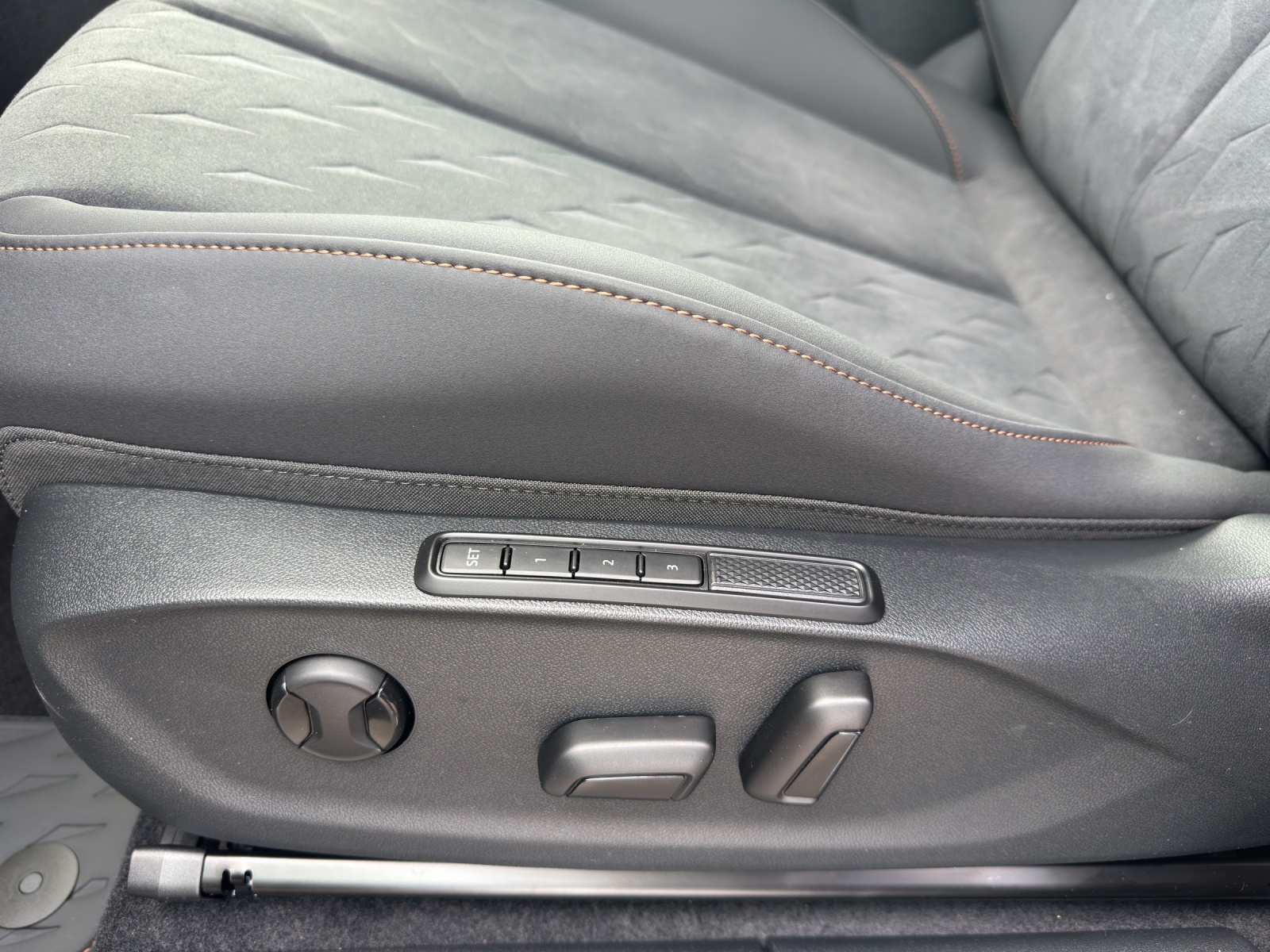 CUPRA Terramar 1.5 eHybrid Prime Edition VZ DSG-image-15