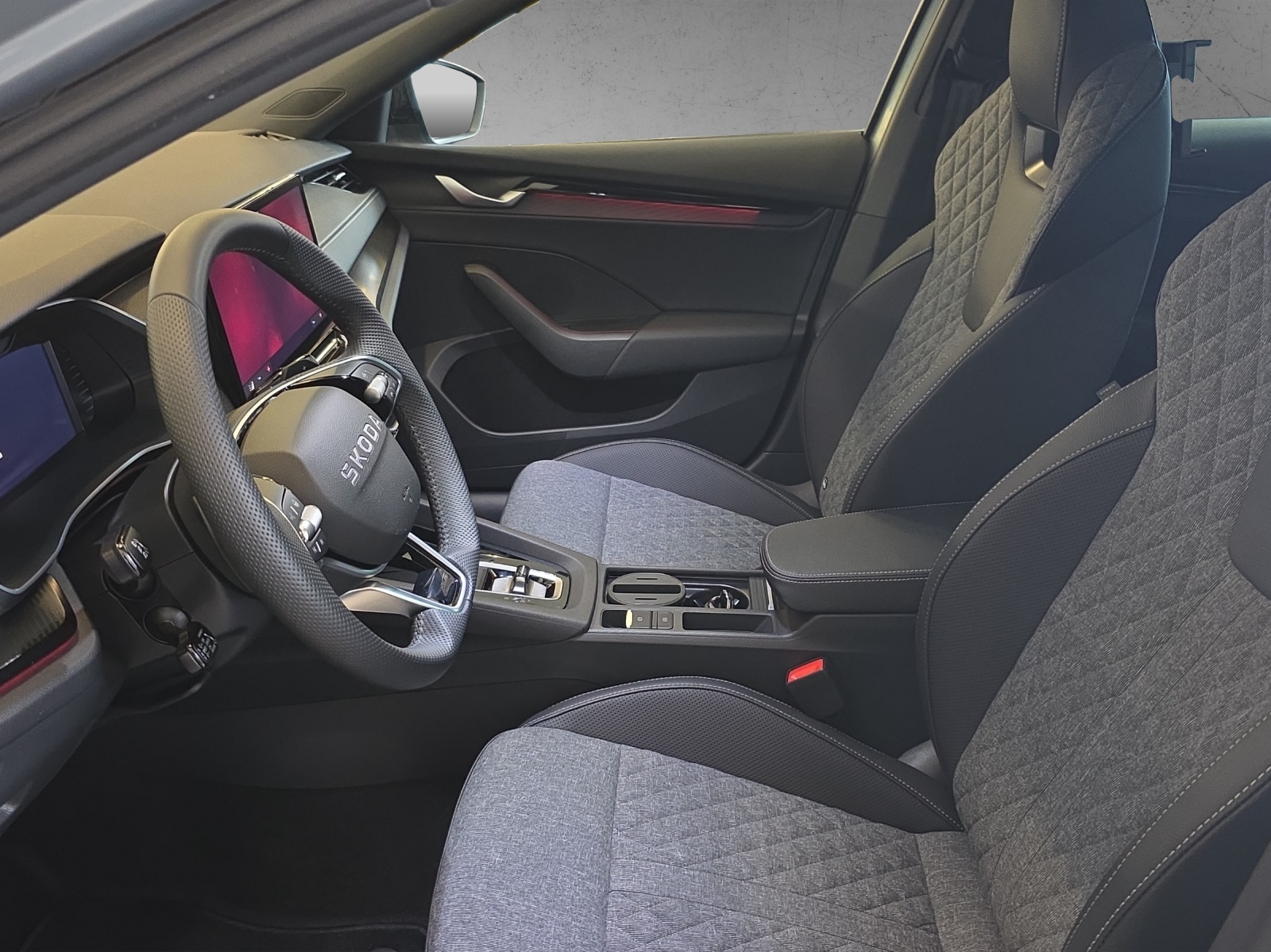SKODA Octavia Combi 2.0 TSI Dynamic 4x4 DSG-image-13