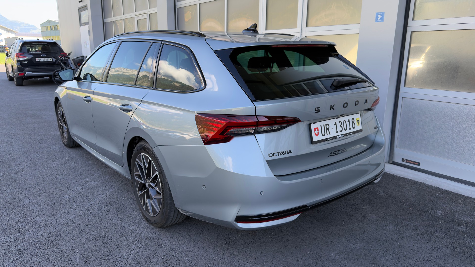 SKODA Octavia Combi 2.0 TSI Dynamic 4x4 DSG-image-1