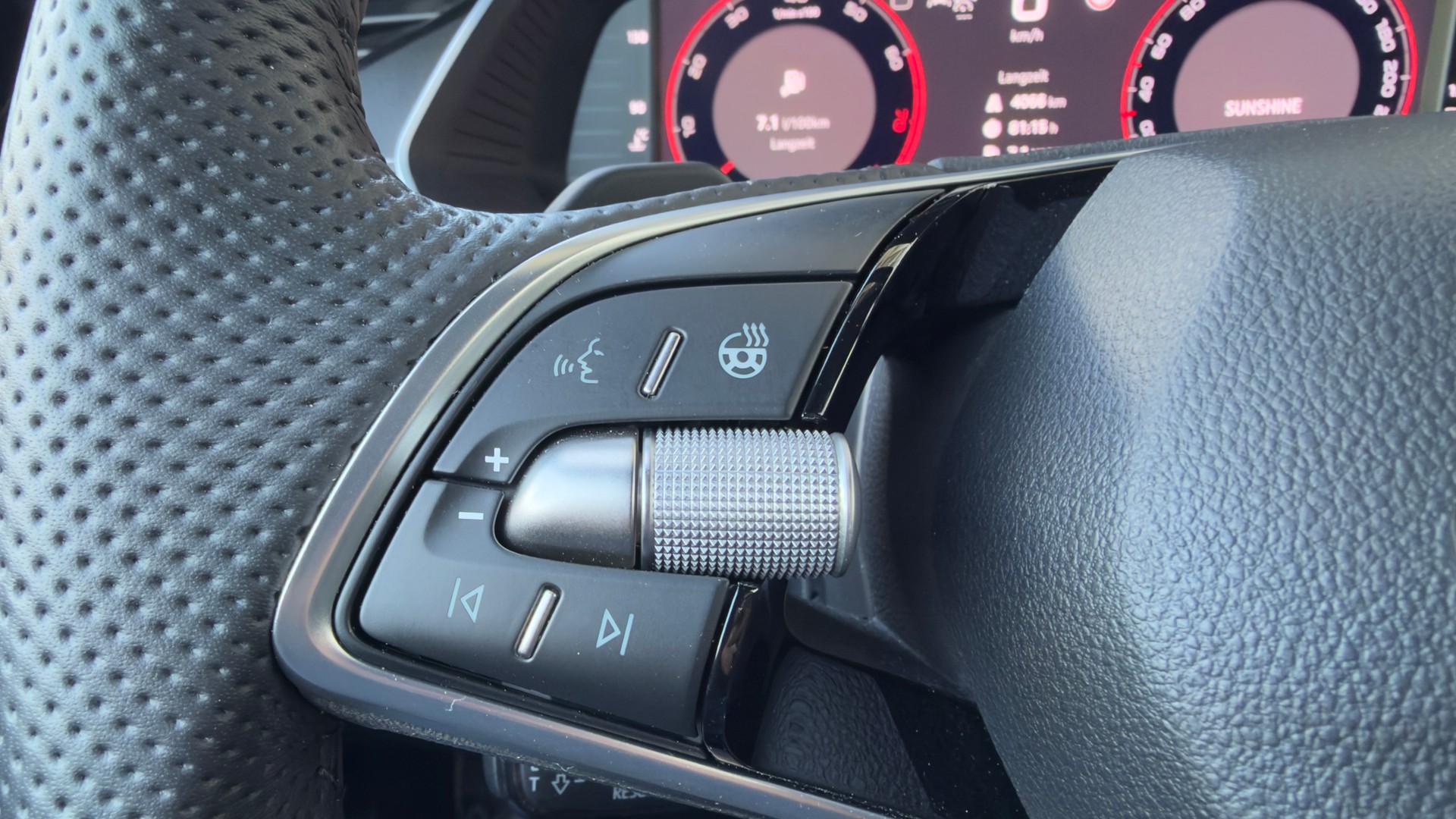 SKODA Octavia Combi 2.0 TSI Dynamic 4x4 DSG-image-8