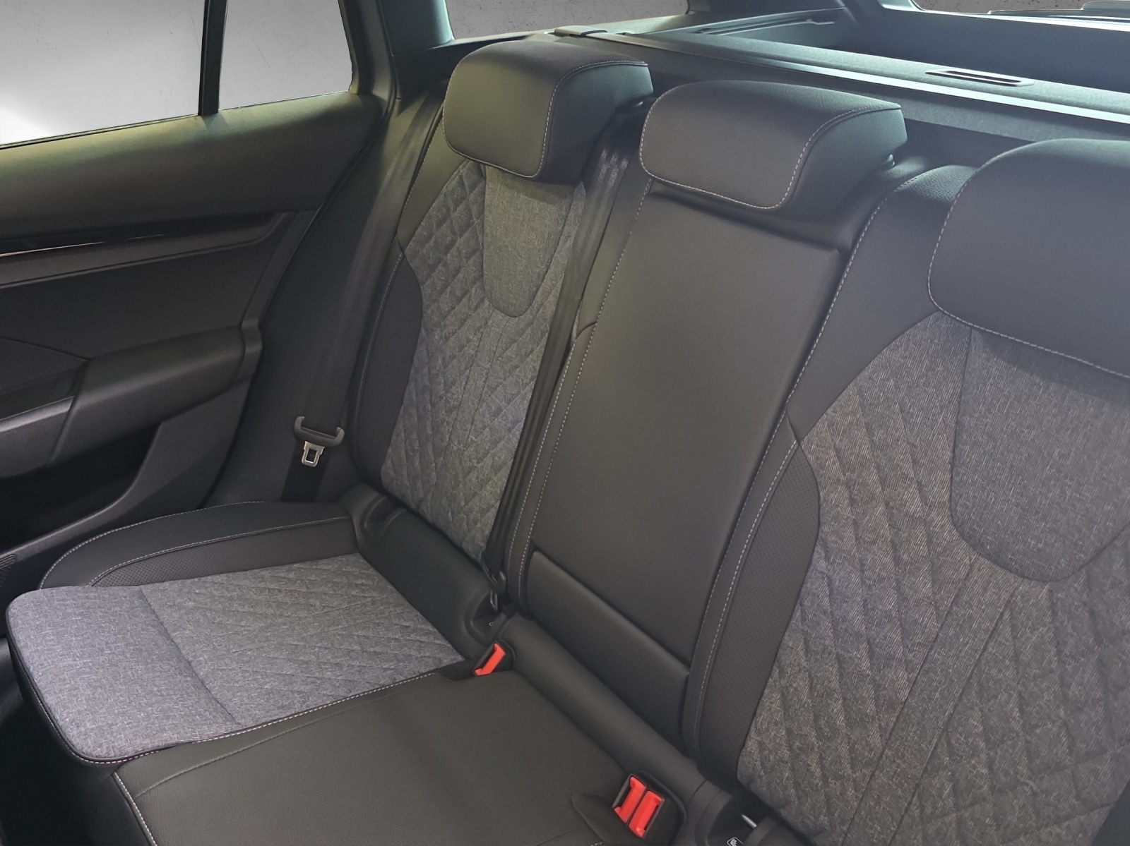 SKODA Octavia Combi 2.0 TSI Dynamic 4x4 DSG-image-5