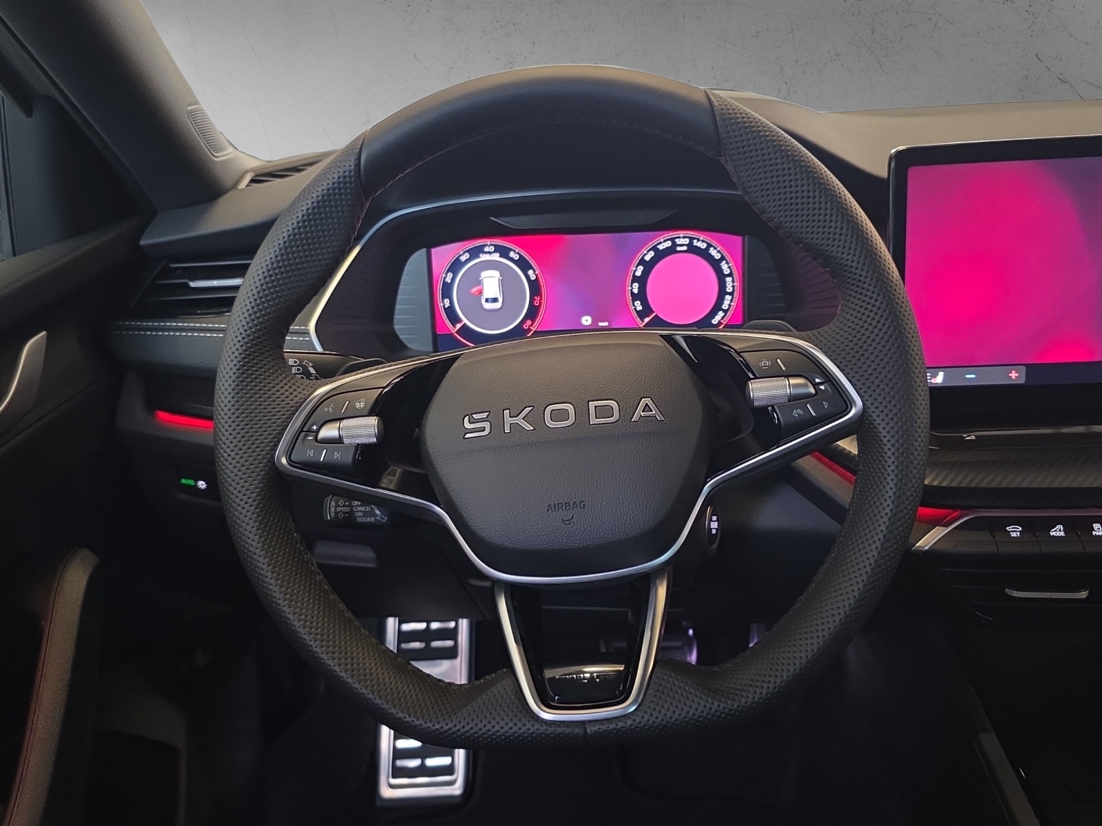 SKODA Octavia Combi 2.0 TSI Dynamic 4x4 DSG-image-8