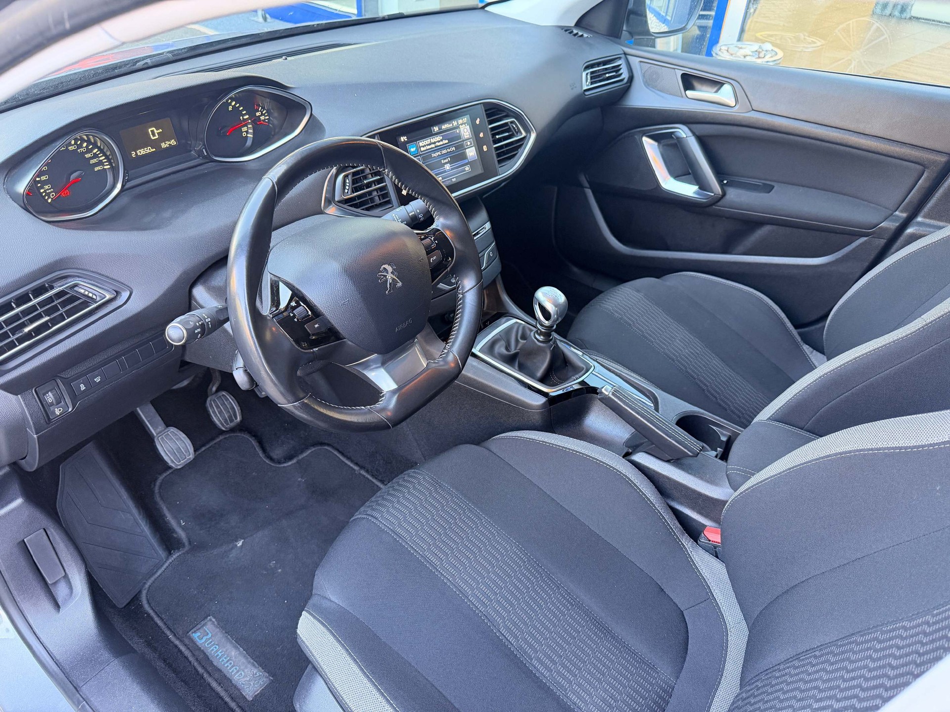 PEUGEOT 308 1.6 BlueHDi Style, DPF, Zahnriemen neu-image-10