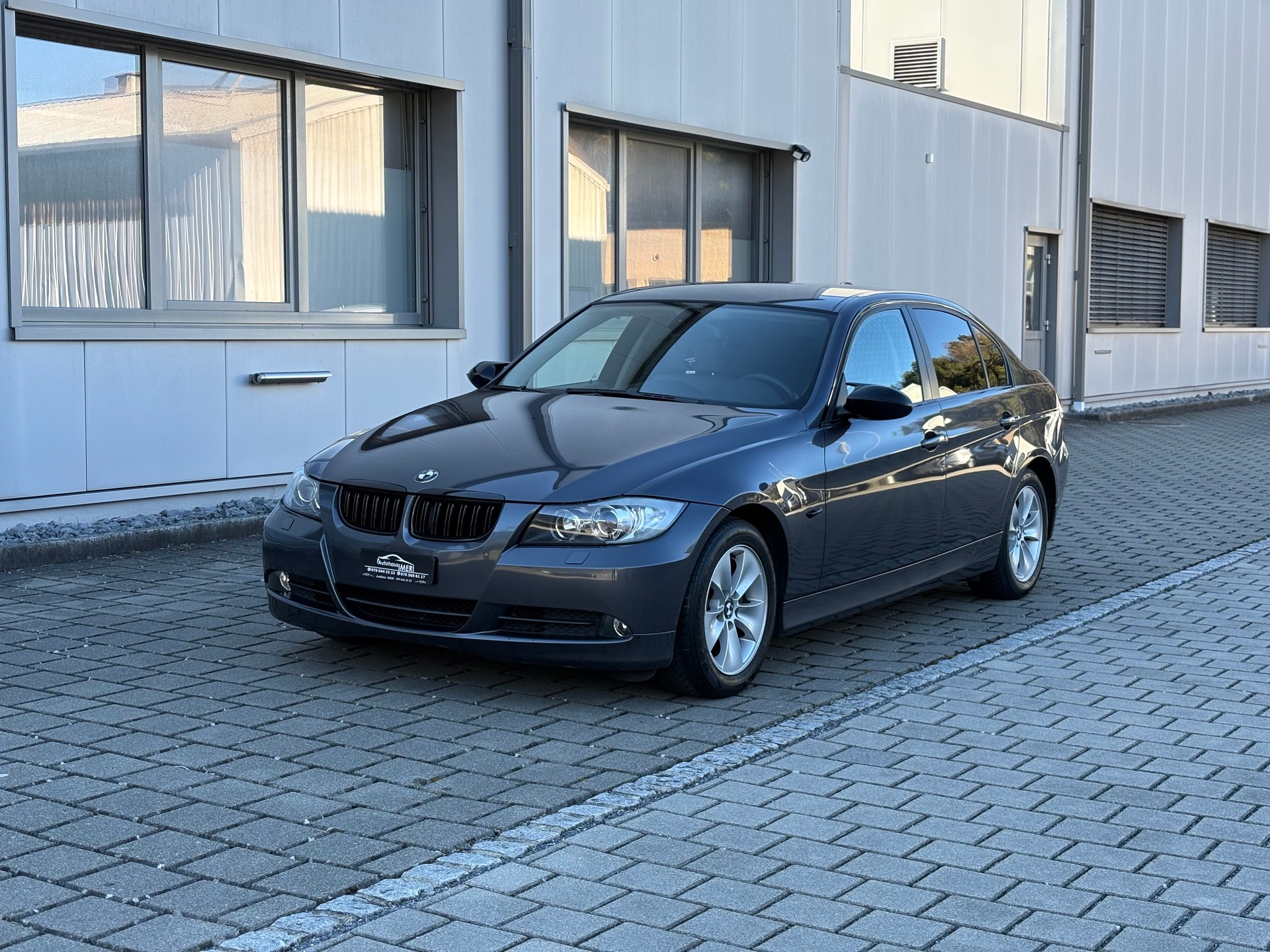 BMW 325xi AUTOMAT-image-1