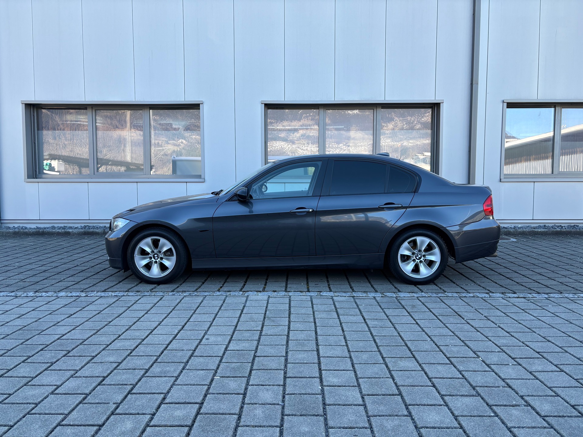BMW 325xi AUTOMAT-image-14