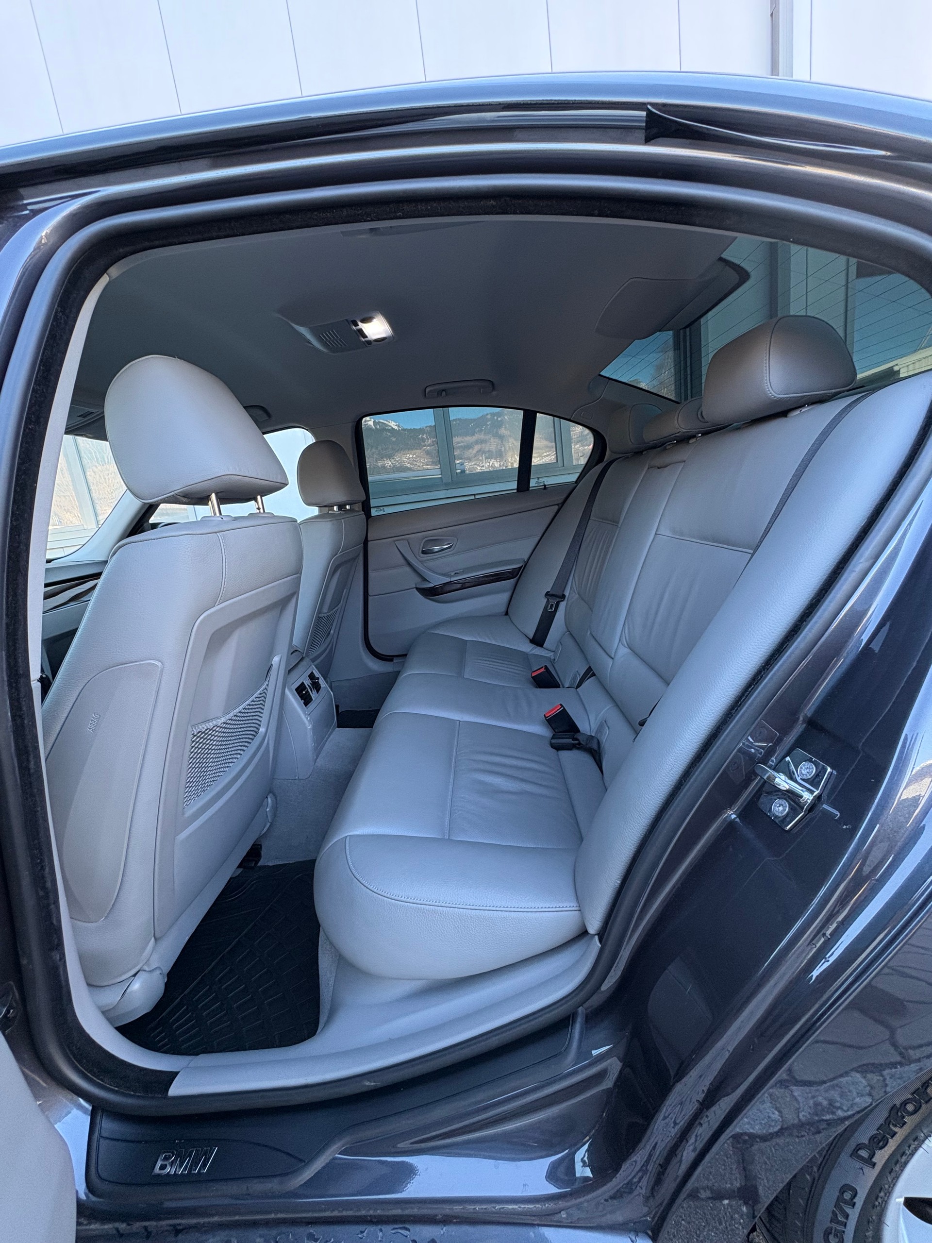 BMW 325xi AUTOMAT-image-13