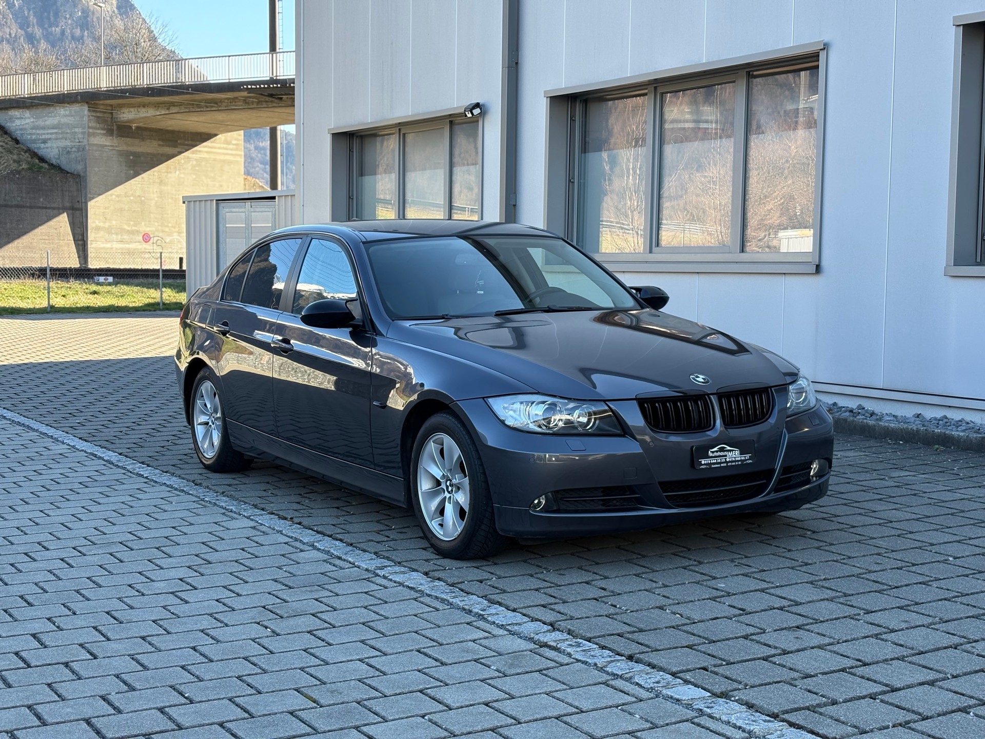 BMW 325xi AUTOMAT-image-3
