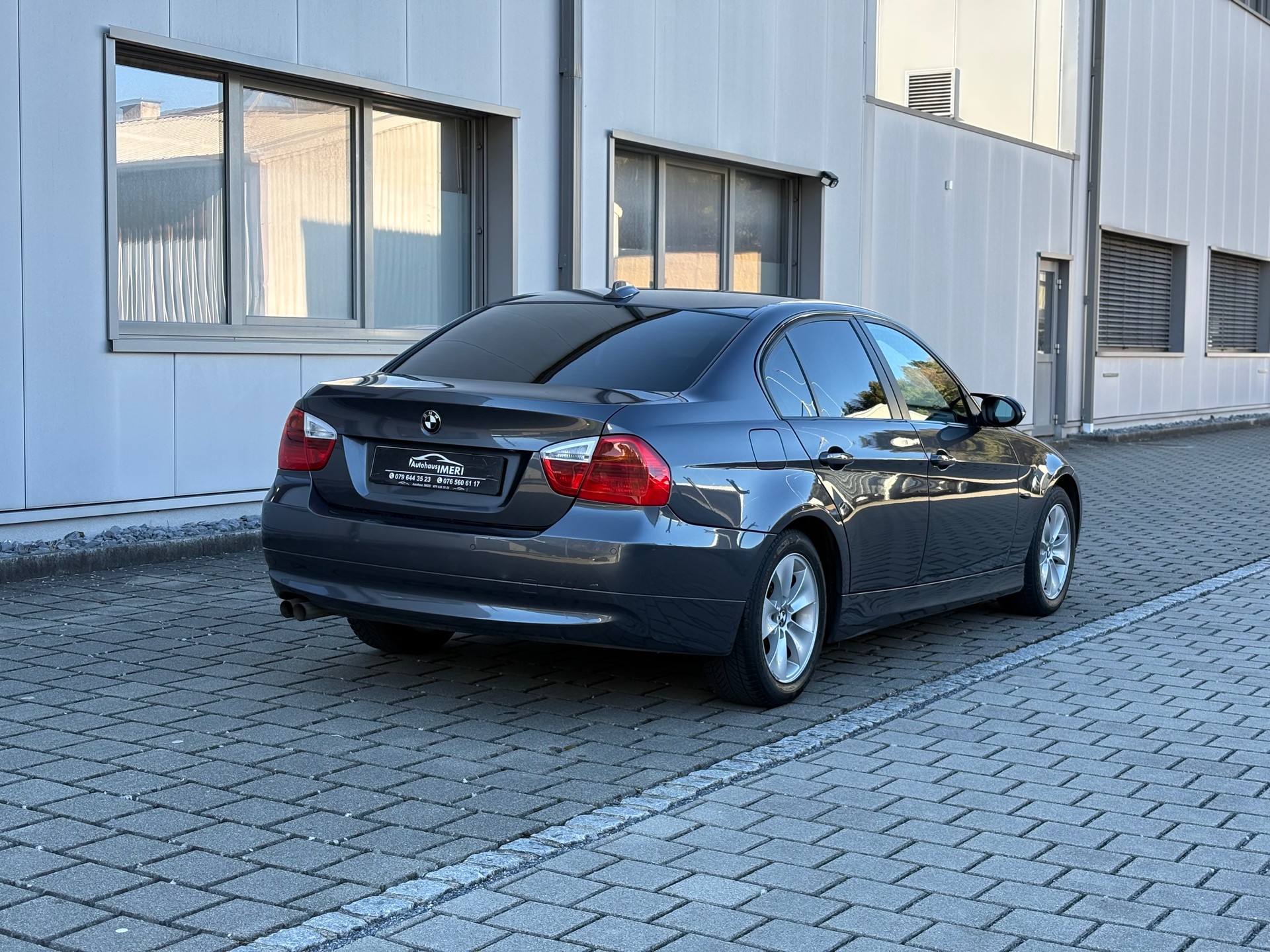 BMW 325xi AUTOMAT-image-9