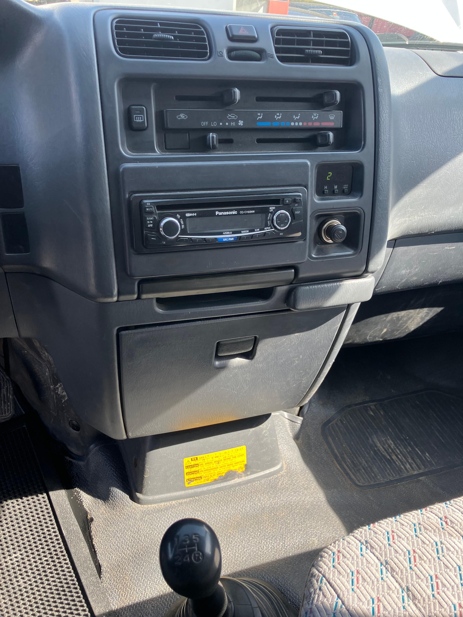 TOYOTA Hiace D-4D LWB 4WD Van-image-6