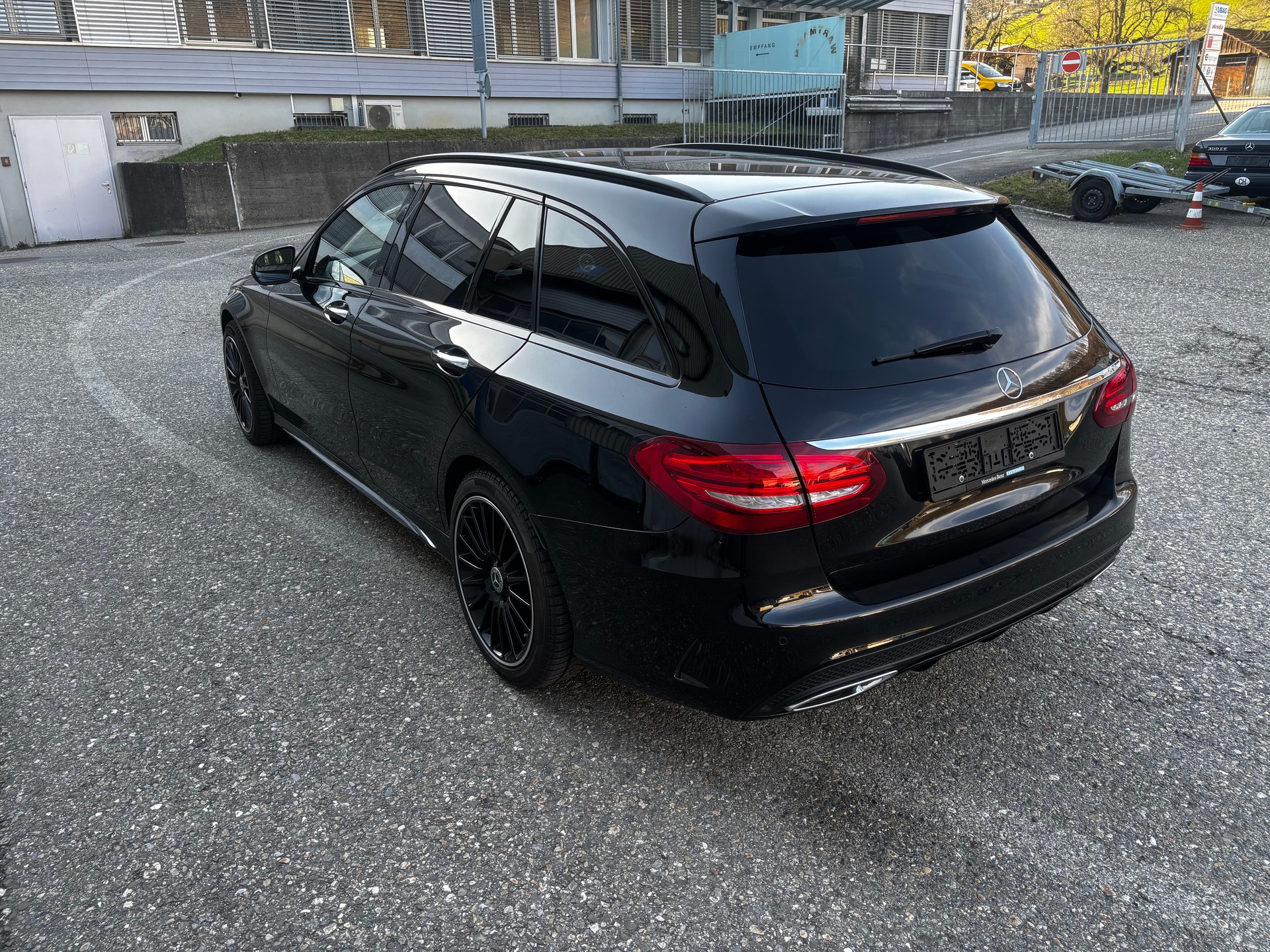 MERCEDES-BENZ C 250 d Swiss Star Exclusive 4Matic 9G-Tronic-image-4
