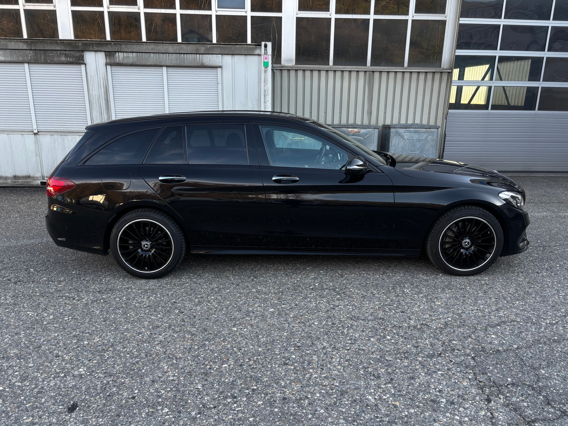 MERCEDES-BENZ C 250 d Swiss Star Exclusive 4Matic 9G-Tronic-image-3