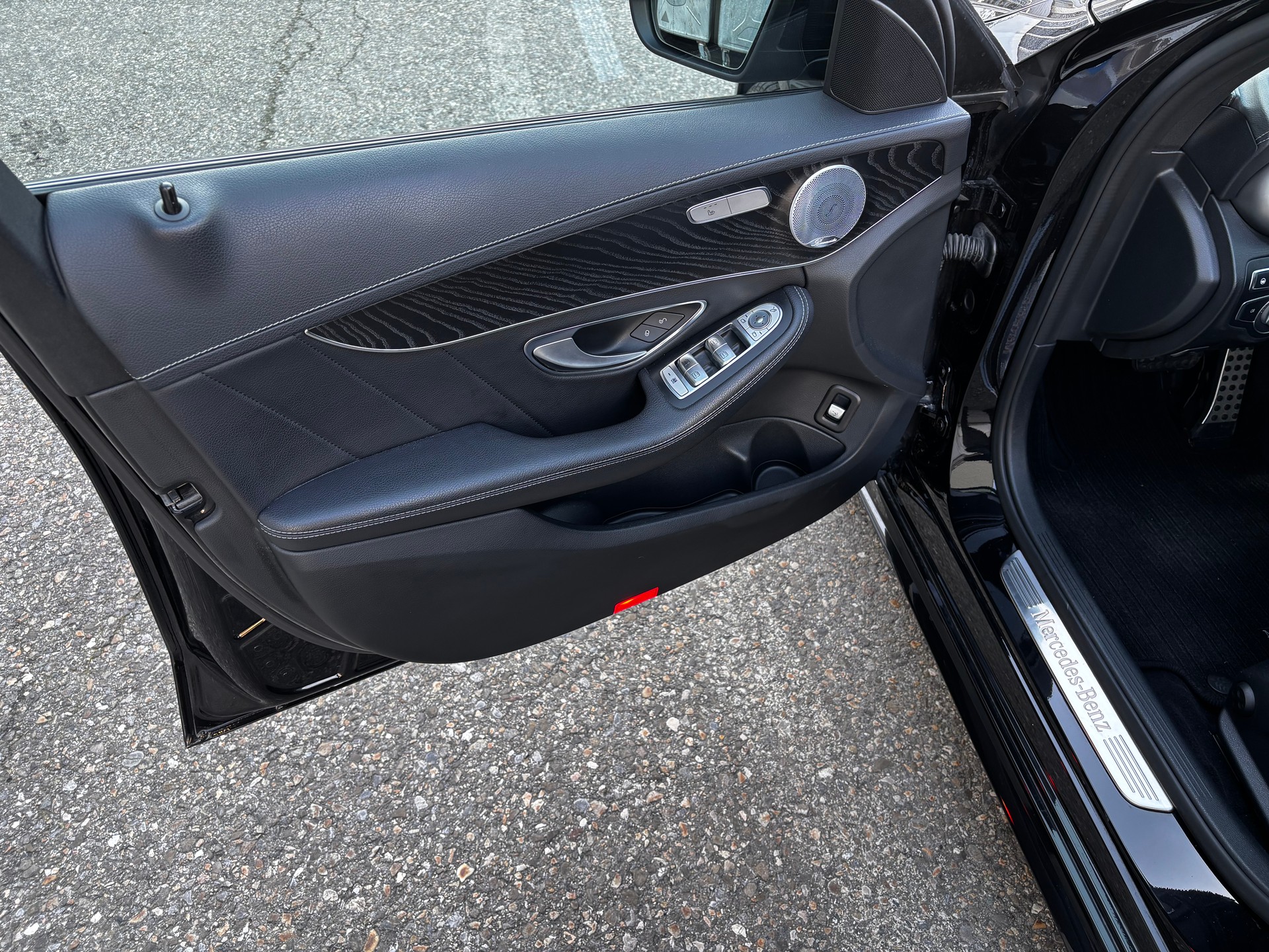 MERCEDES-BENZ C 250 d Swiss Star Exclusive 4Matic 9G-Tronic-image-8