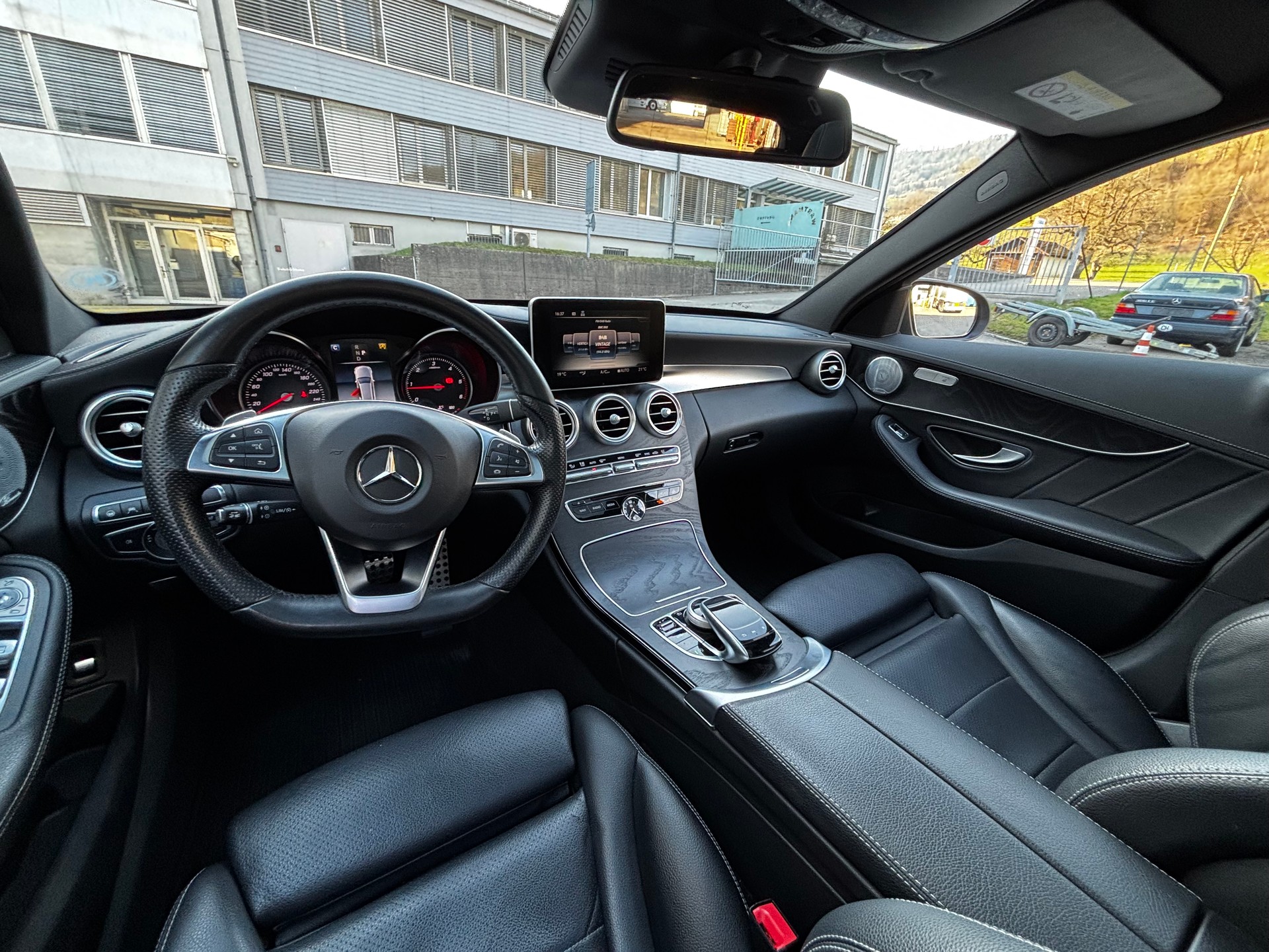 MERCEDES-BENZ C 250 d Swiss Star Exclusive 4Matic 9G-Tronic-image-10