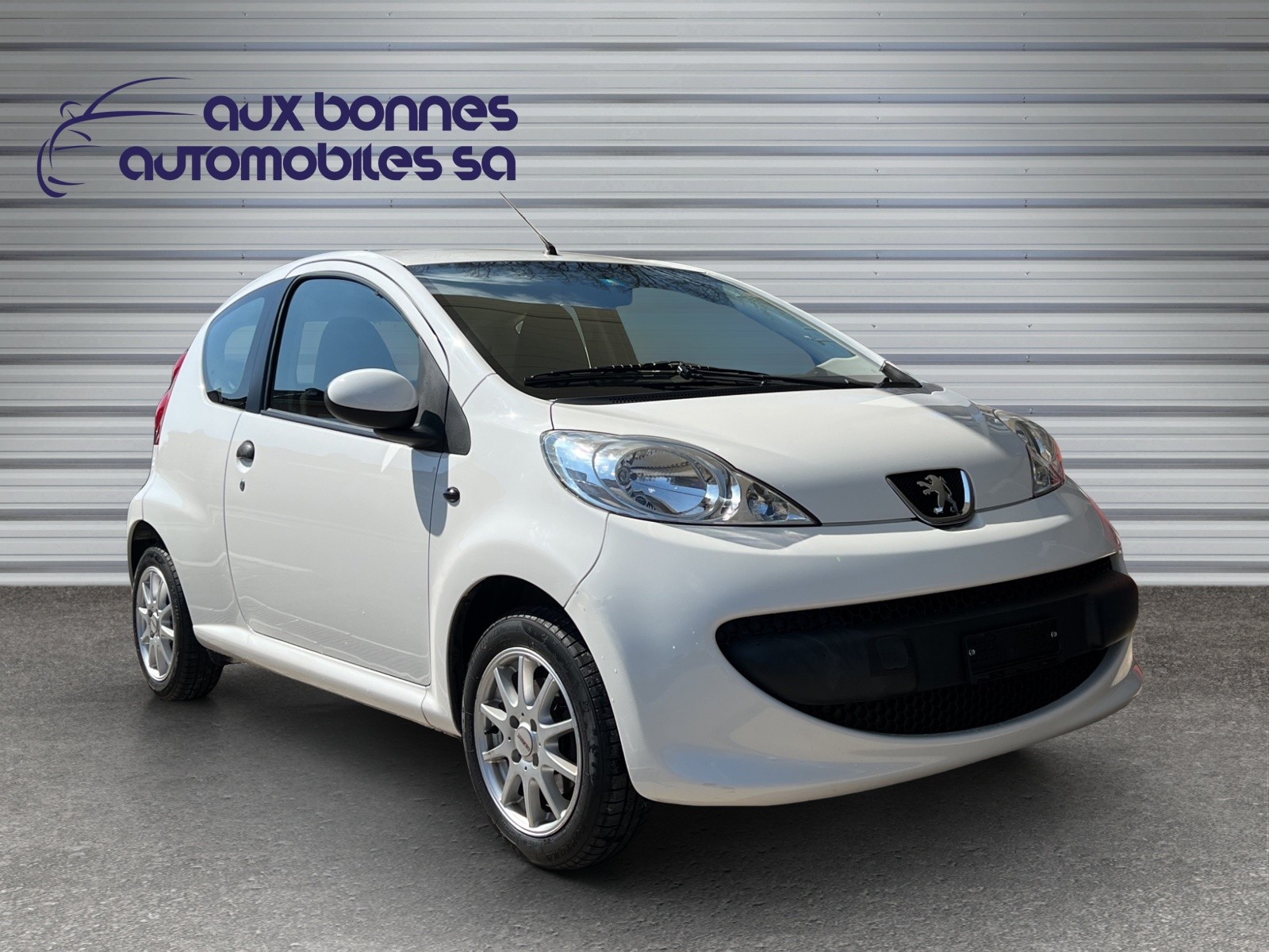 PEUGEOT 107 1.0 Trendy-image-2
