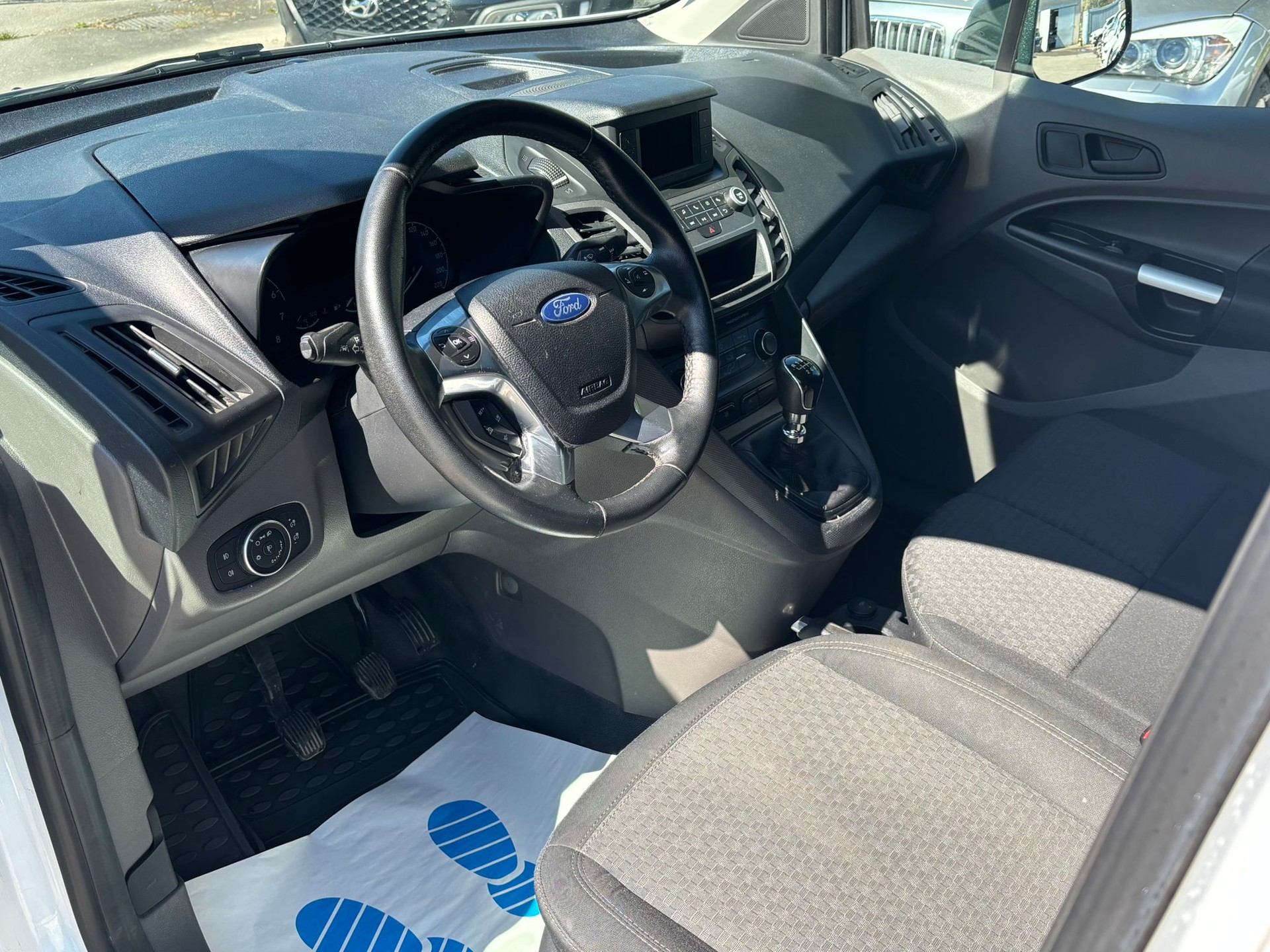 FORD Transit Connect Van T210 1.0 EcoBoost Trend-image-9