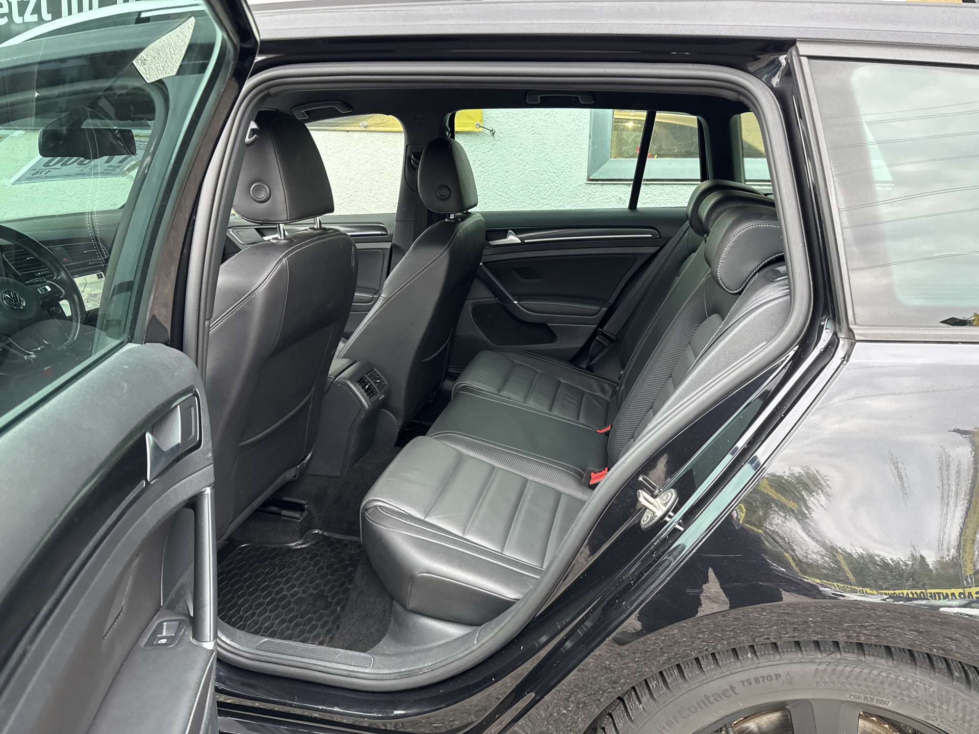 VW Golf Variant 2.0 TSi R 4Motion 301PS DSG-Automat-image-7