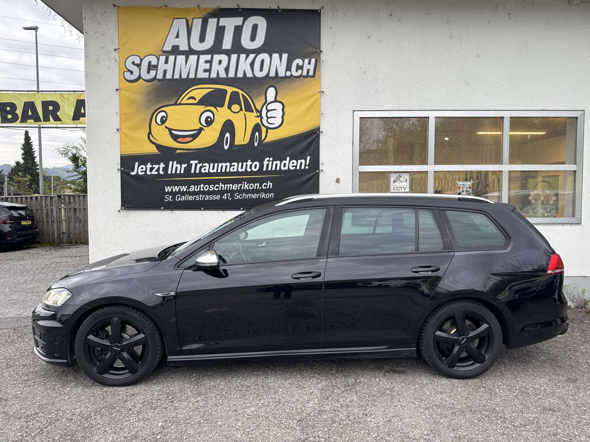 VW Golf Variant 2.0 TSi R 4Motion 301PS DSG-Automat-image-4