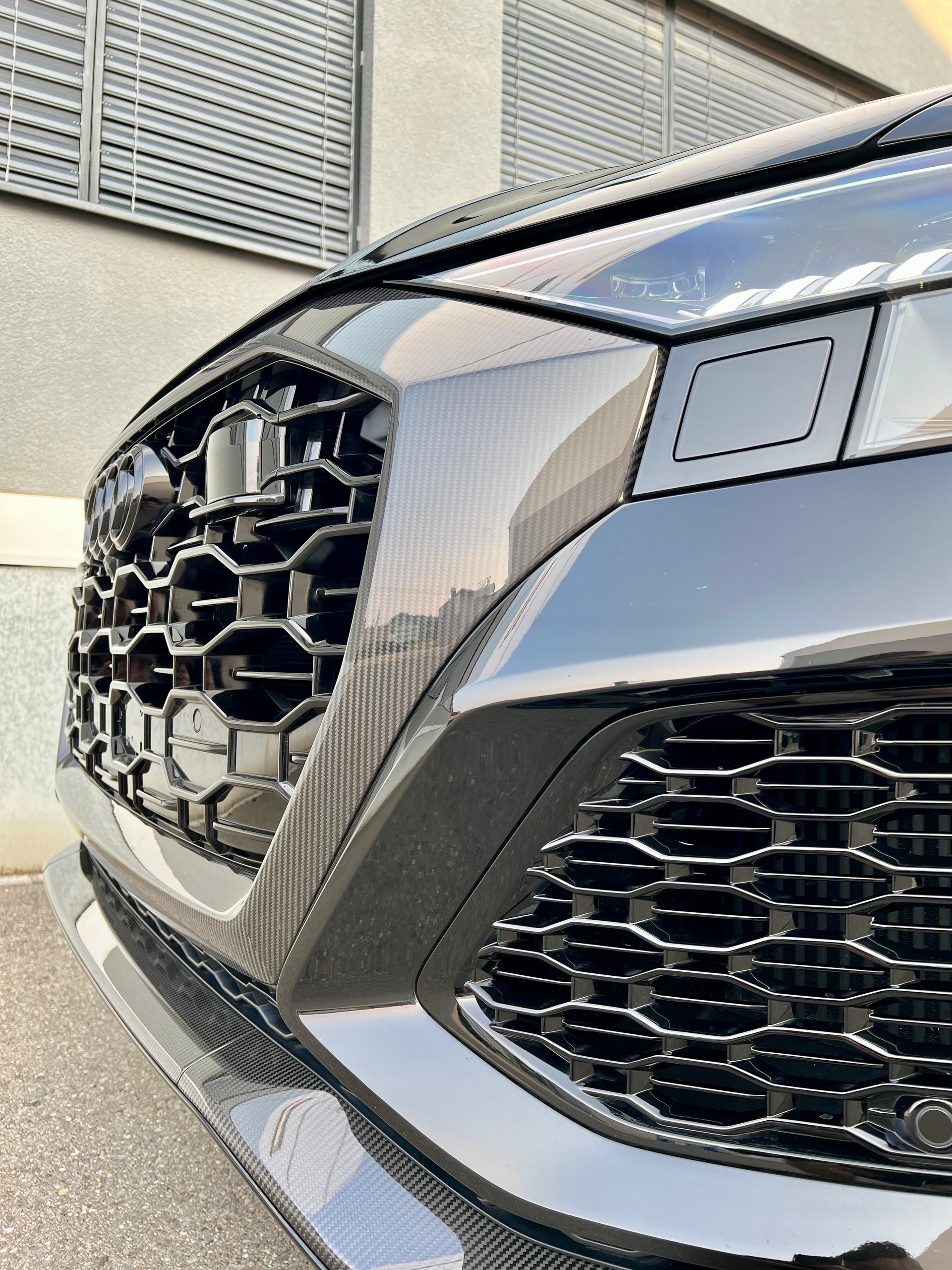 AUDI RSQ8 quattro tiptronic-image-21