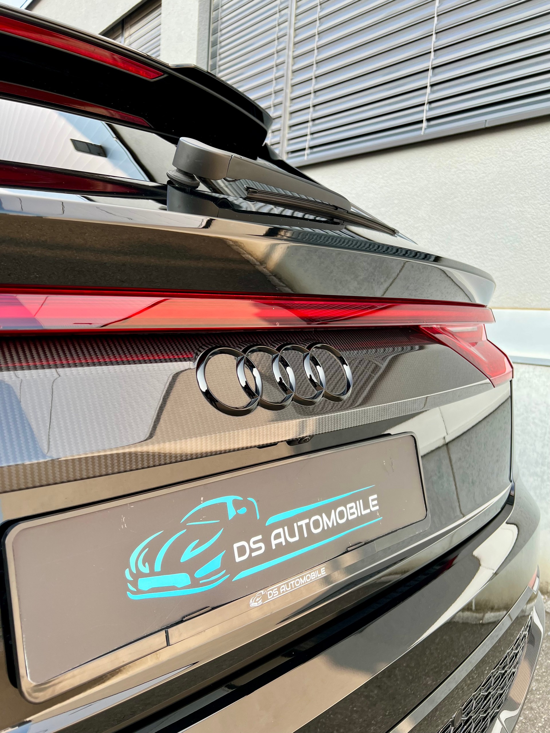 AUDI RSQ8 quattro tiptronic-image-27