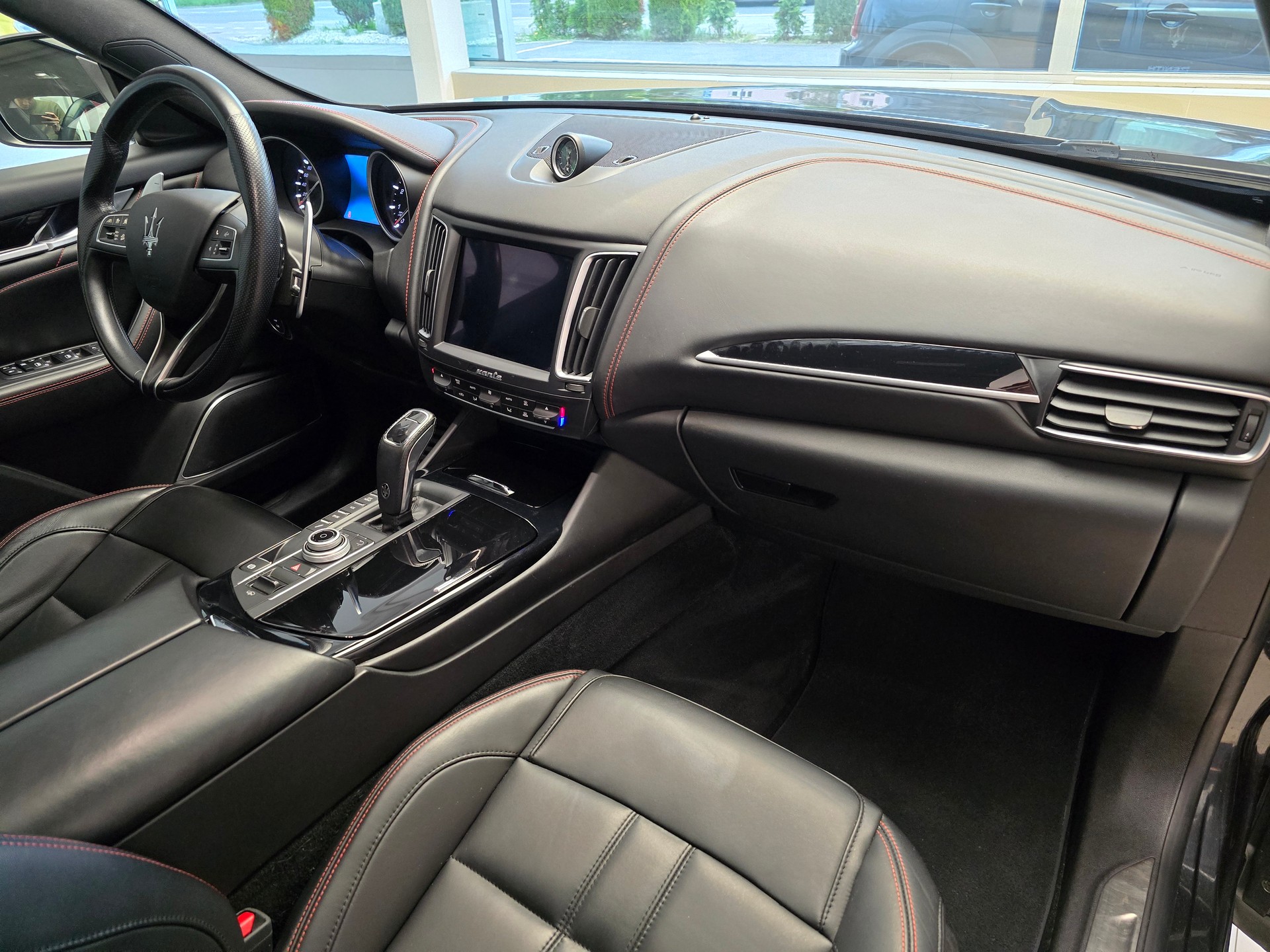 MASERATI Levante S 3.0V6 GranSport Automatica-image-13