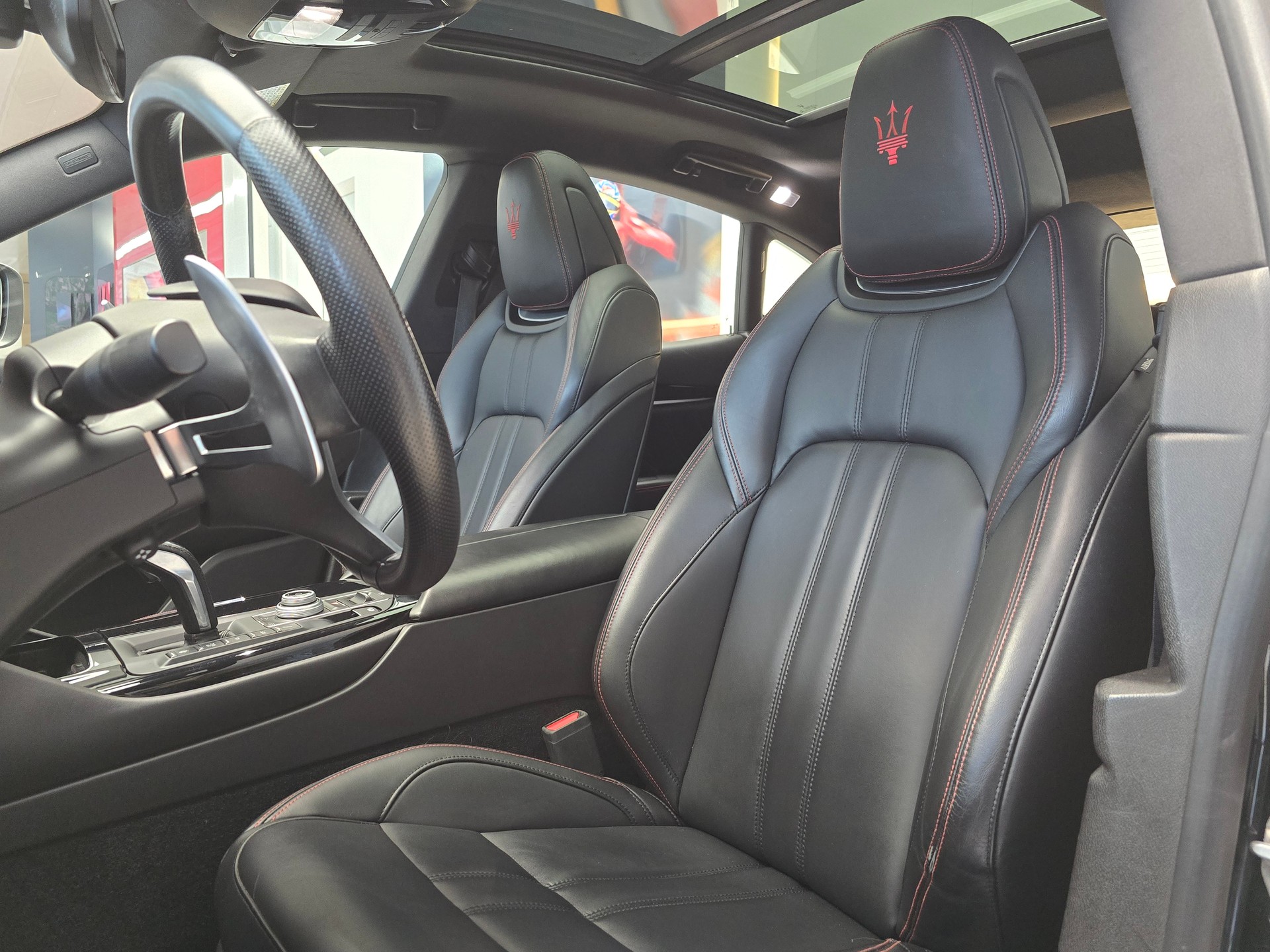 MASERATI Levante S 3.0V6 GranSport Automatica-image-9