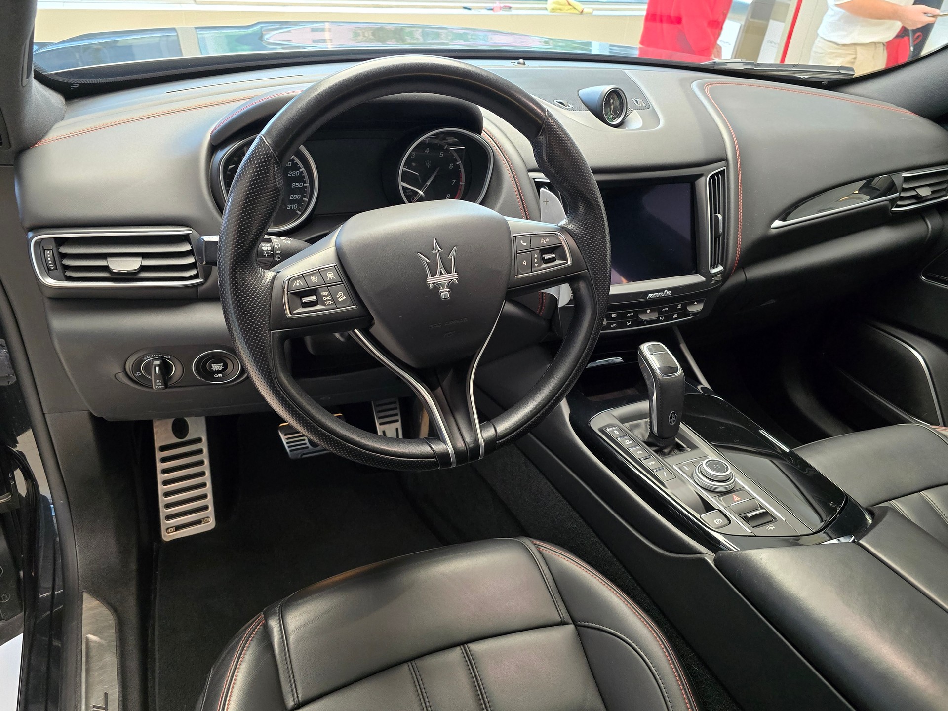 MASERATI Levante S 3.0V6 GranSport Automatica-image-10