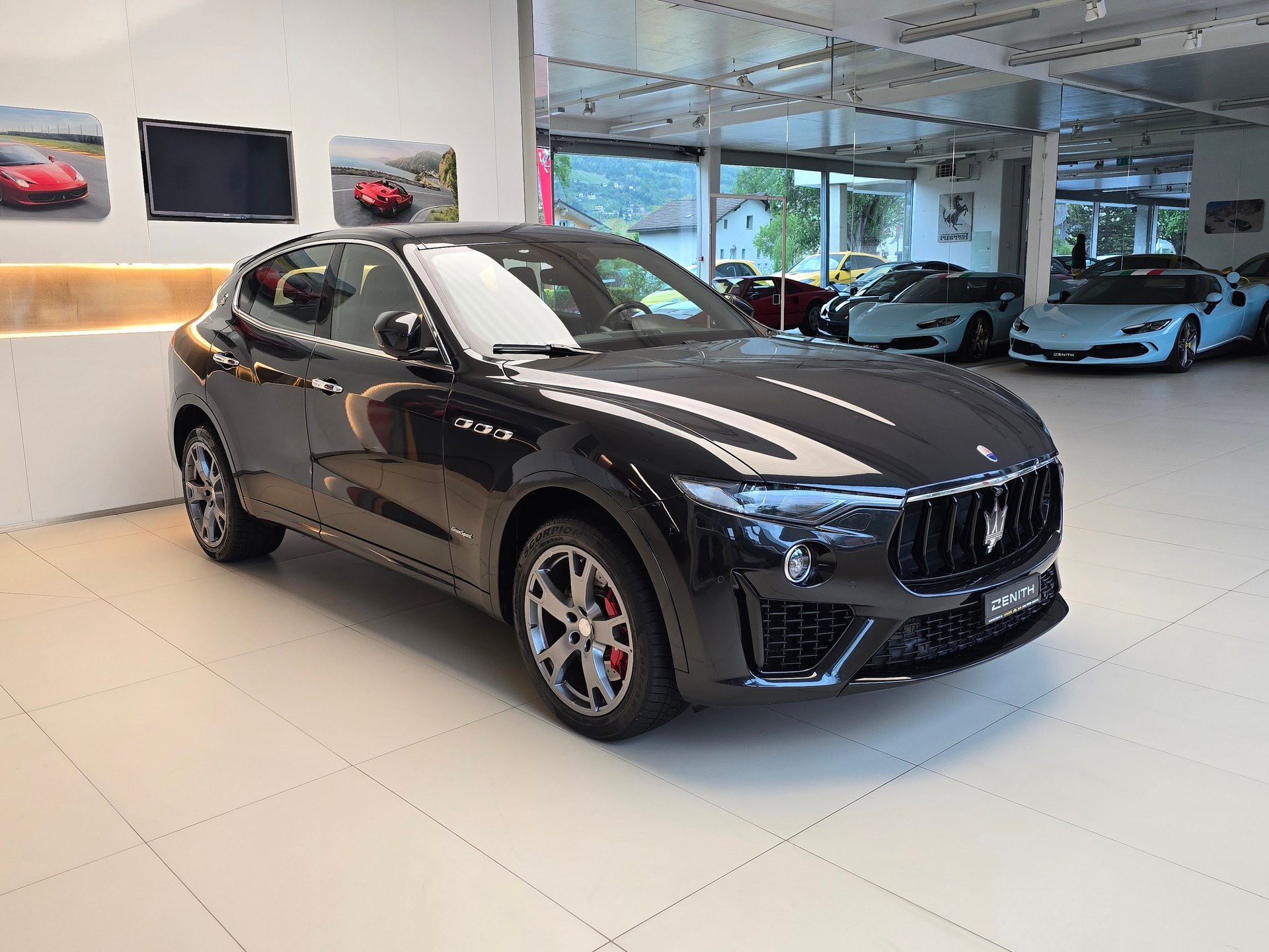 MASERATI Levante S 3.0V6 GranSport Automatica-image-2