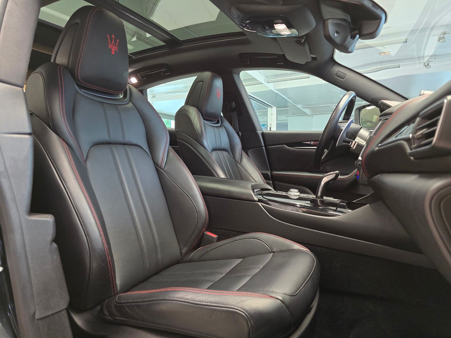 MASERATI Levante S 3.0V6 GranSport Automatica-image-12