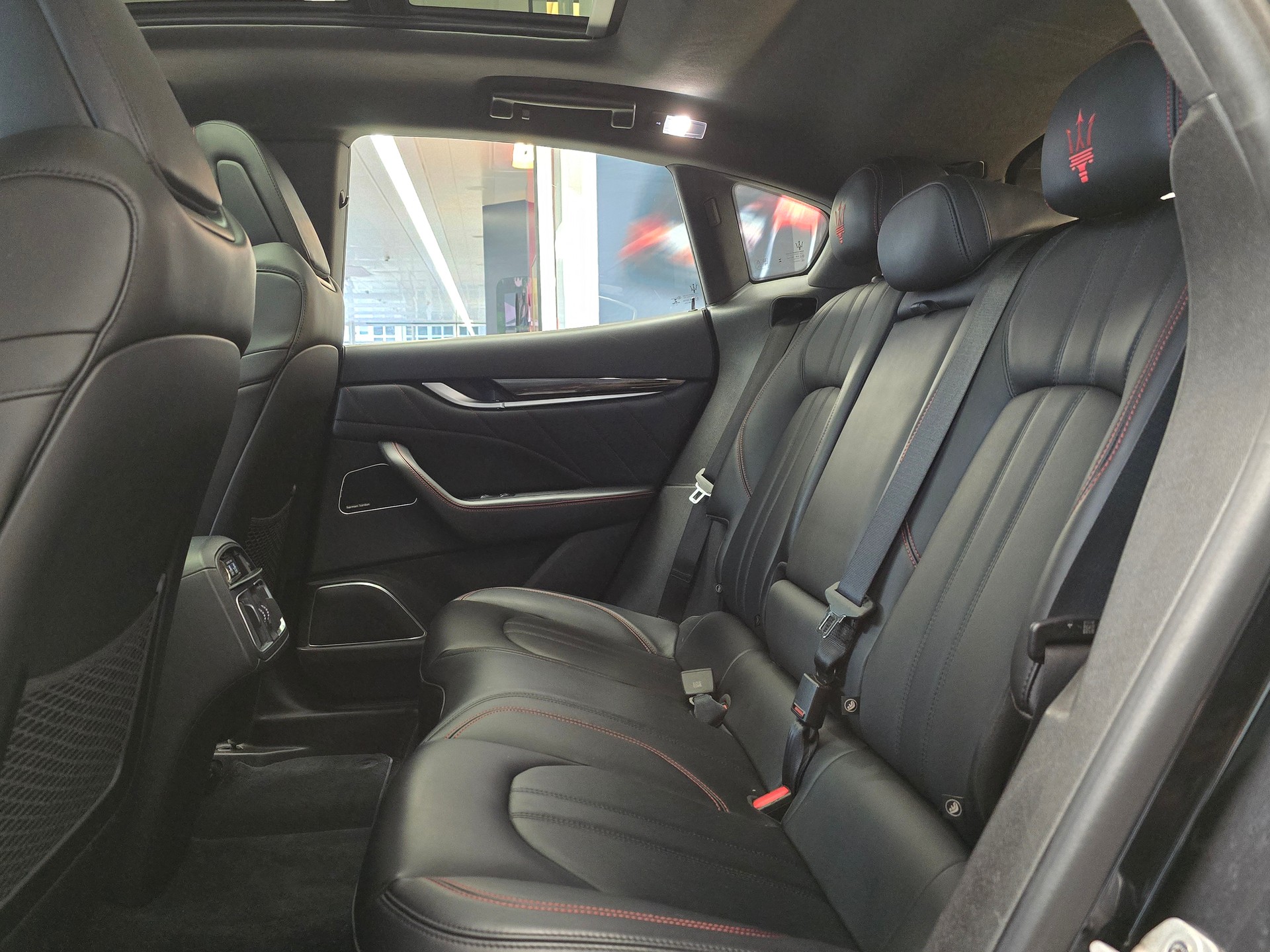 MASERATI Levante S 3.0V6 GranSport Automatica-image-14