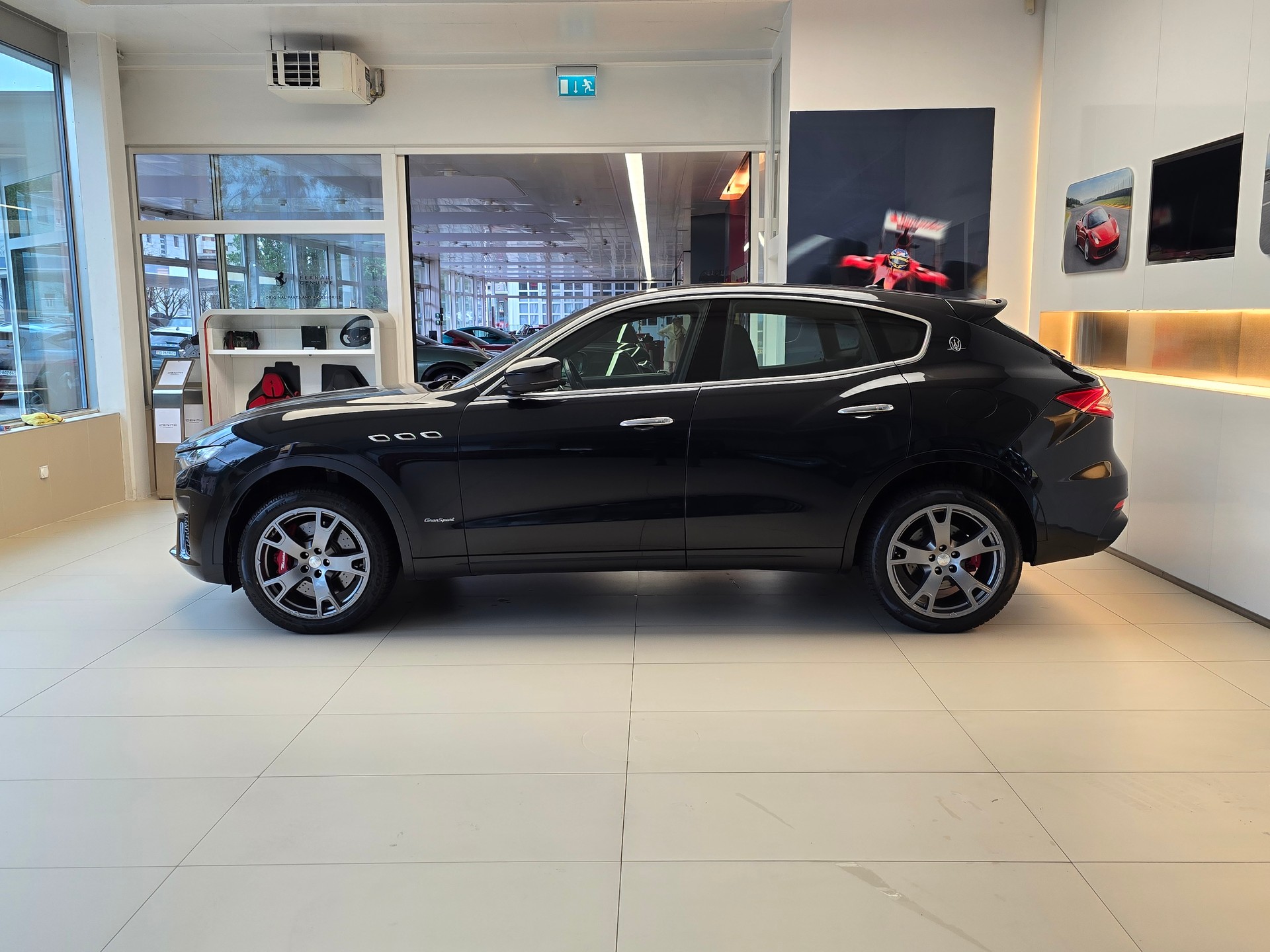 MASERATI Levante S 3.0V6 GranSport Automatica-image-7