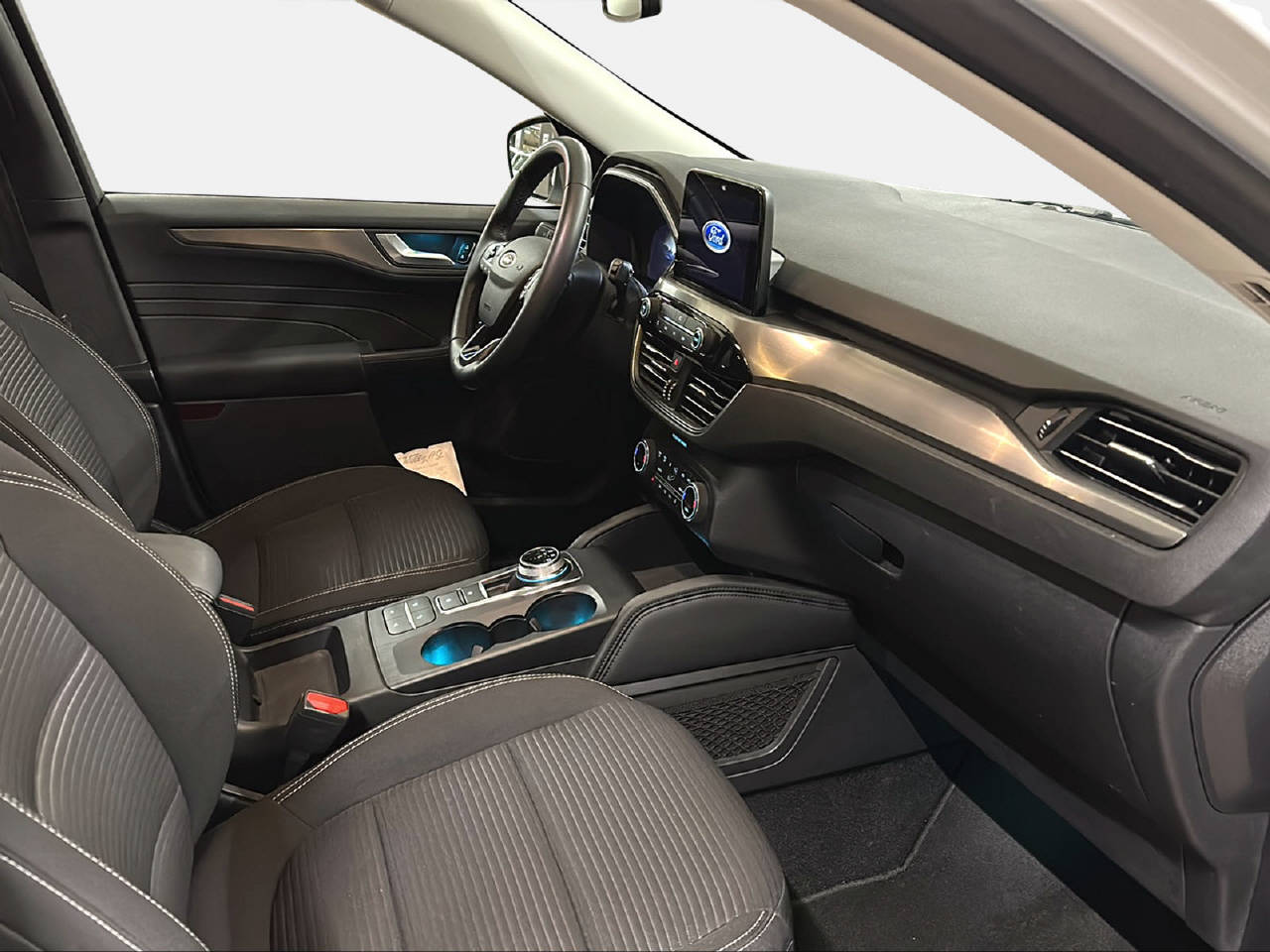 FORD Kuga 2.5 Plug-in Hybrid Titanium-image-12