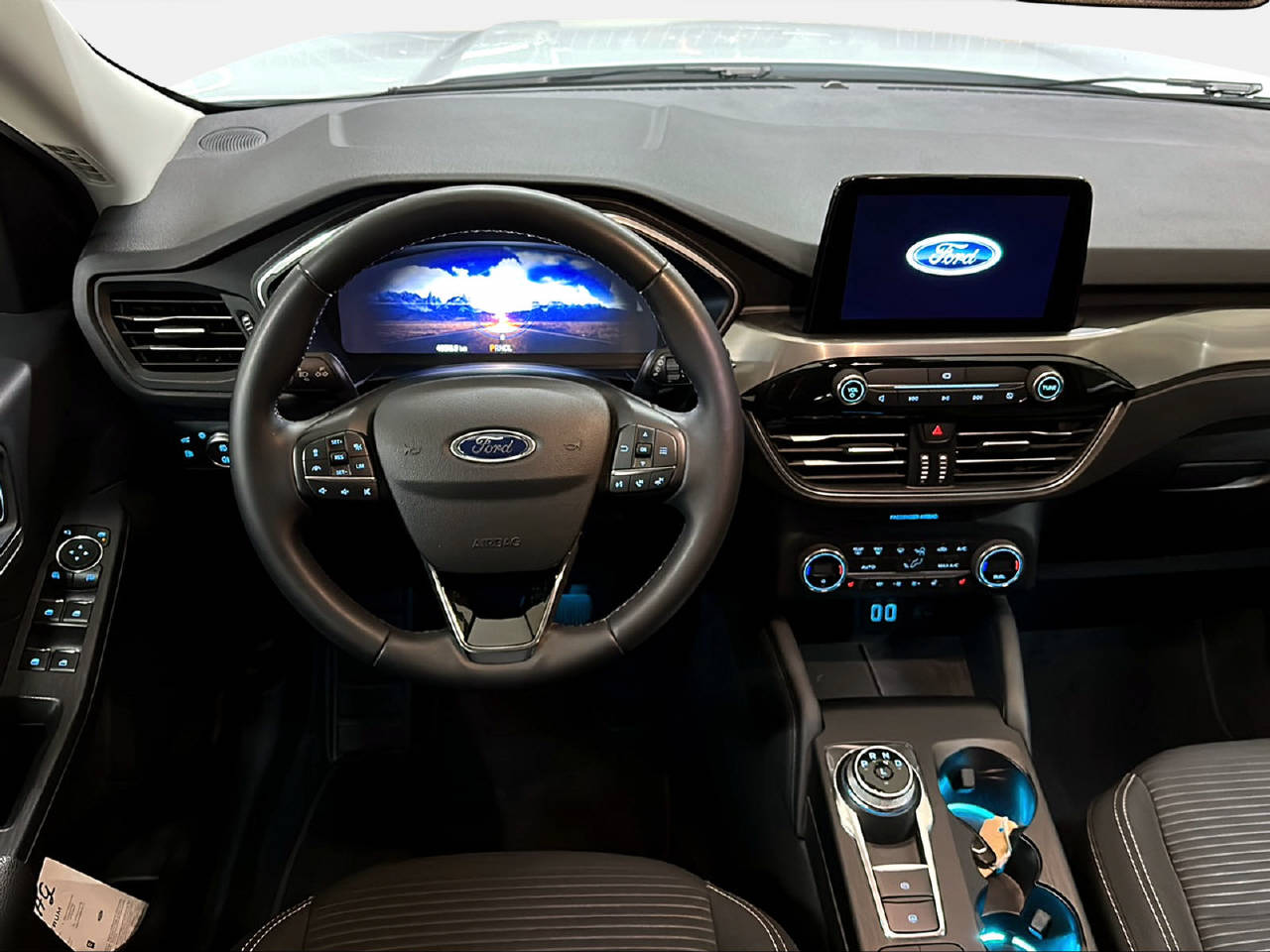 FORD Kuga 2.5 Plug-in Hybrid Titanium-image-9