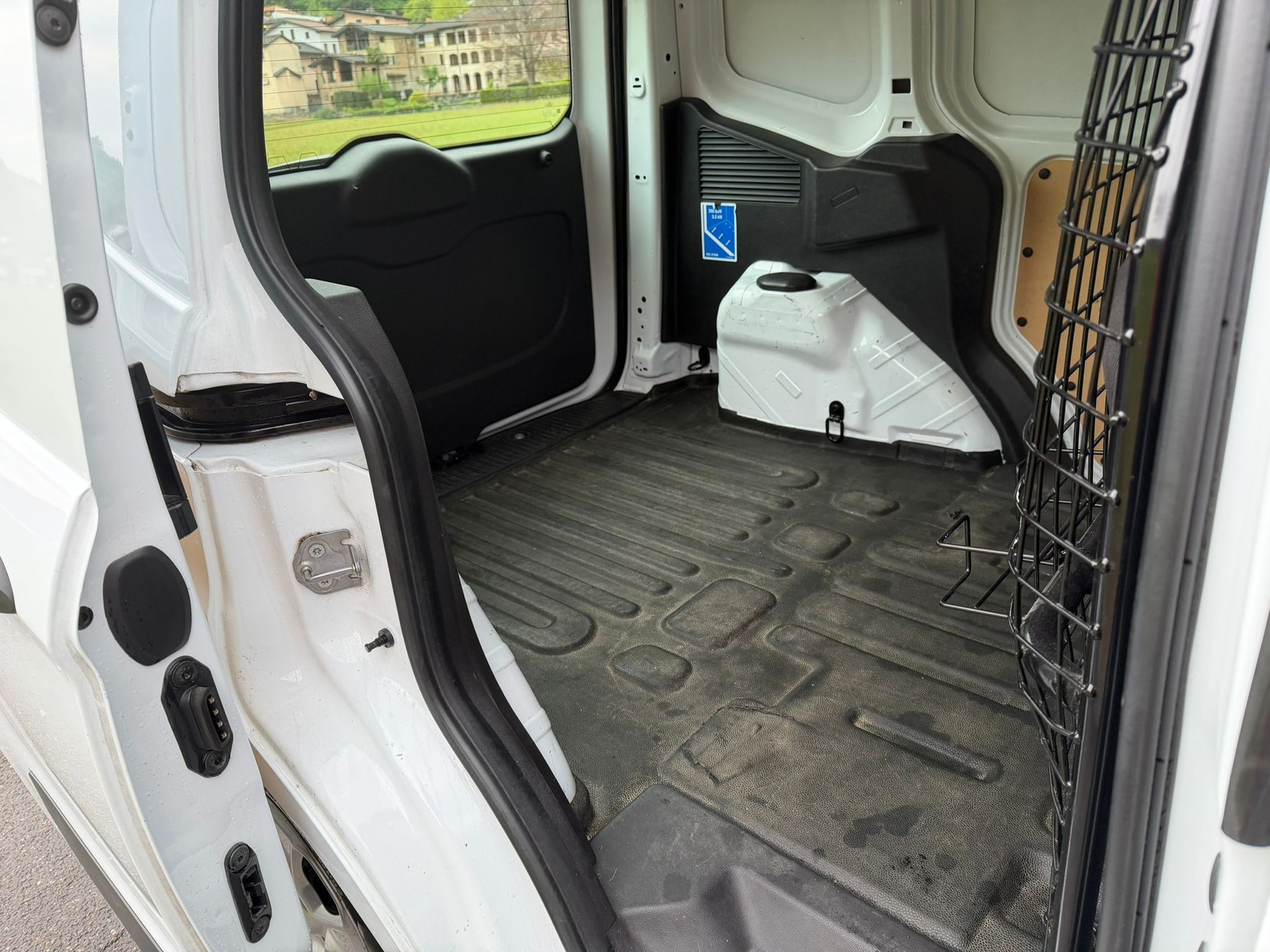 FORD Transit Courier Van 1.5 TDCi Trend-image-12