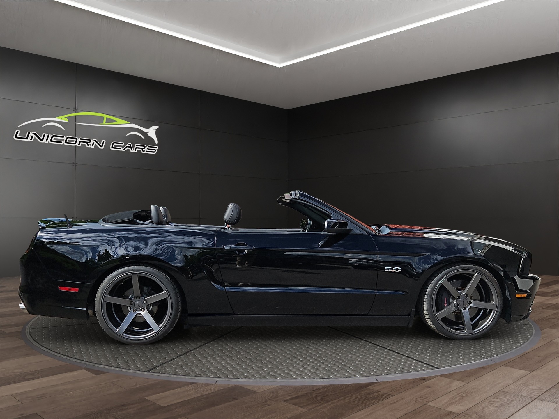 FORD Mustang GT 5.0 Manual-showroom-element-1