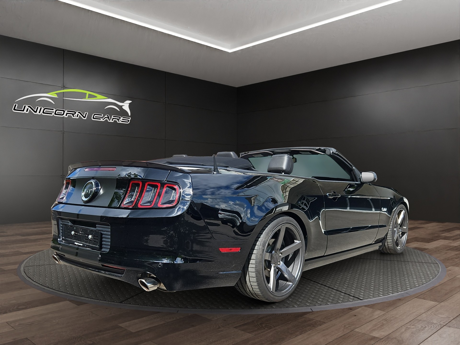 FORD Mustang GT 5.0 Manual-showroom-element-2