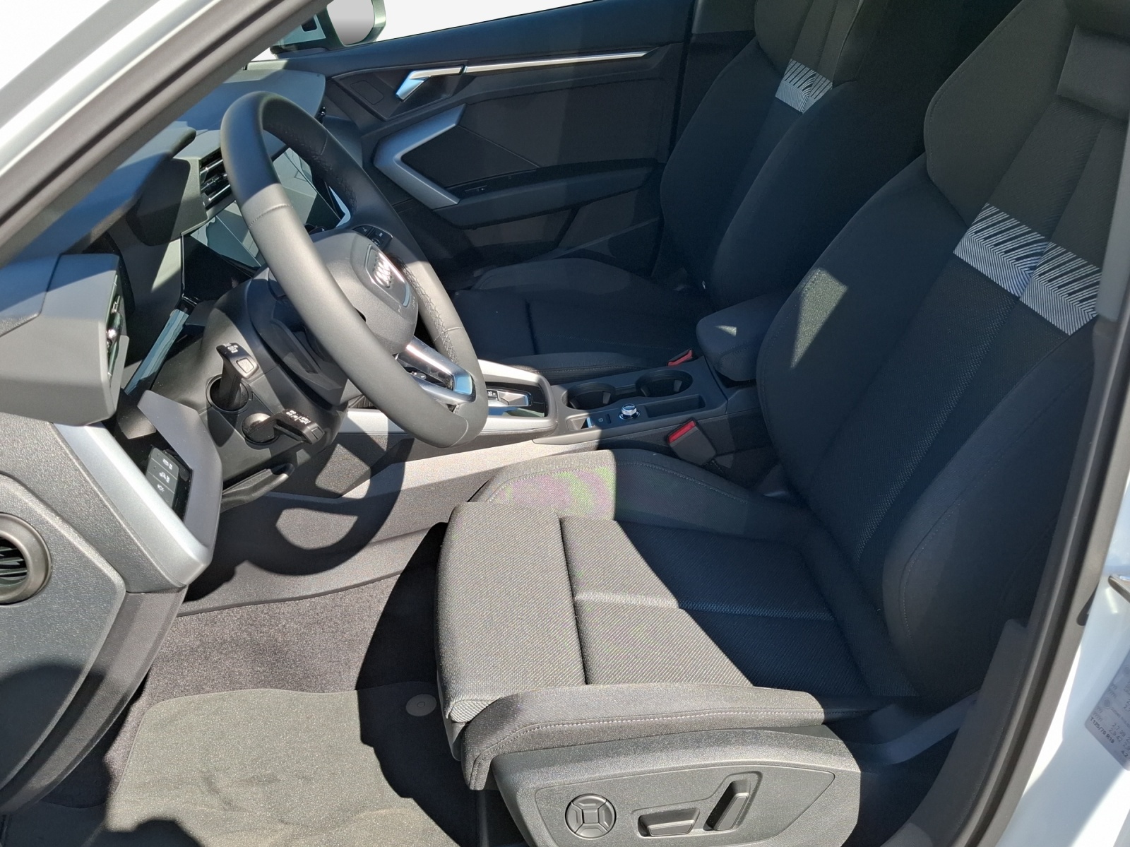 AUDI A3 Sportback TFSI 110 kW S line Attraction S tronic-image-7